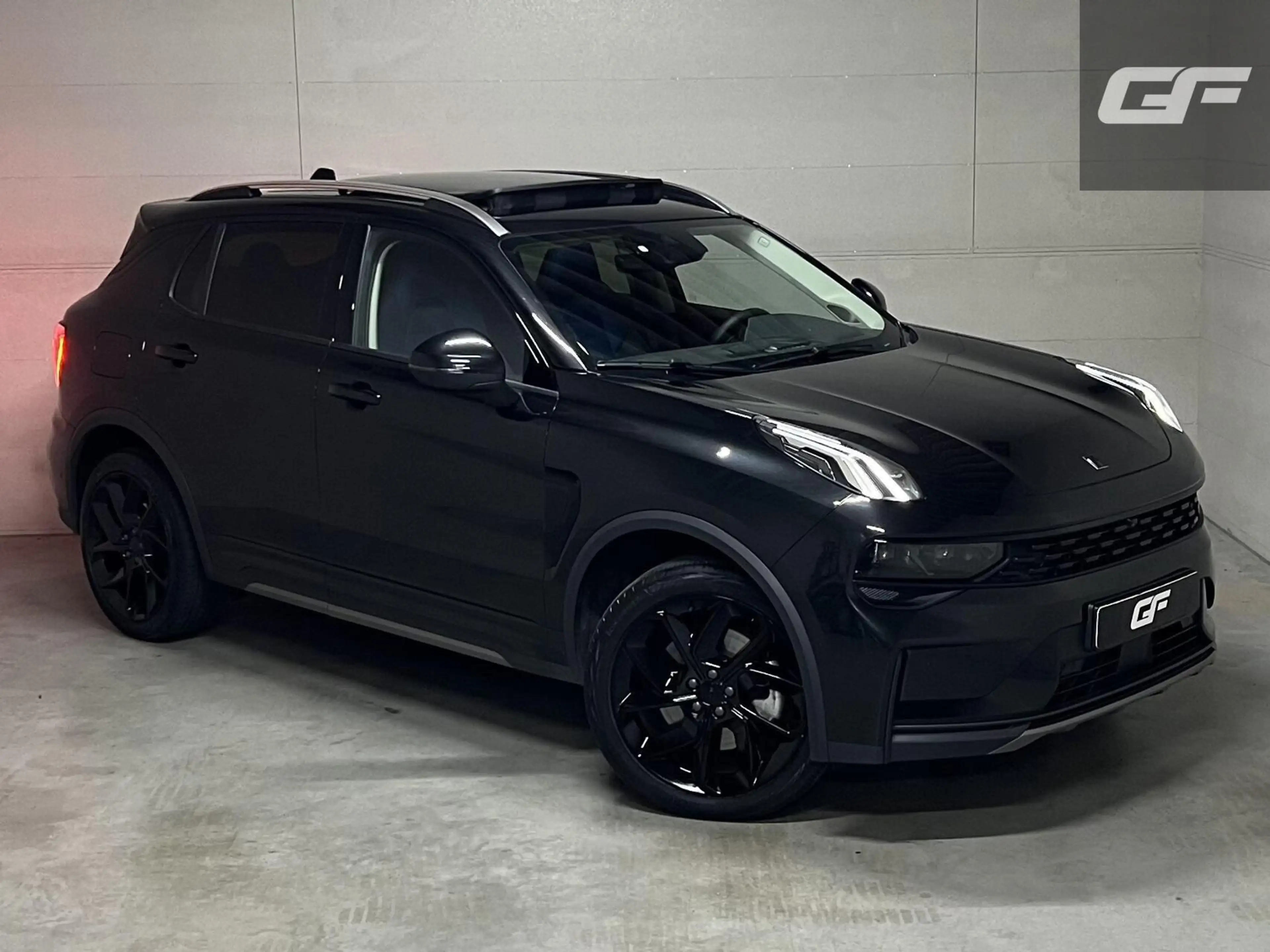 Lynk & Co 01 1.5 Plug-in Black Edition Sfeerver. CarPlay 360° — photo 2