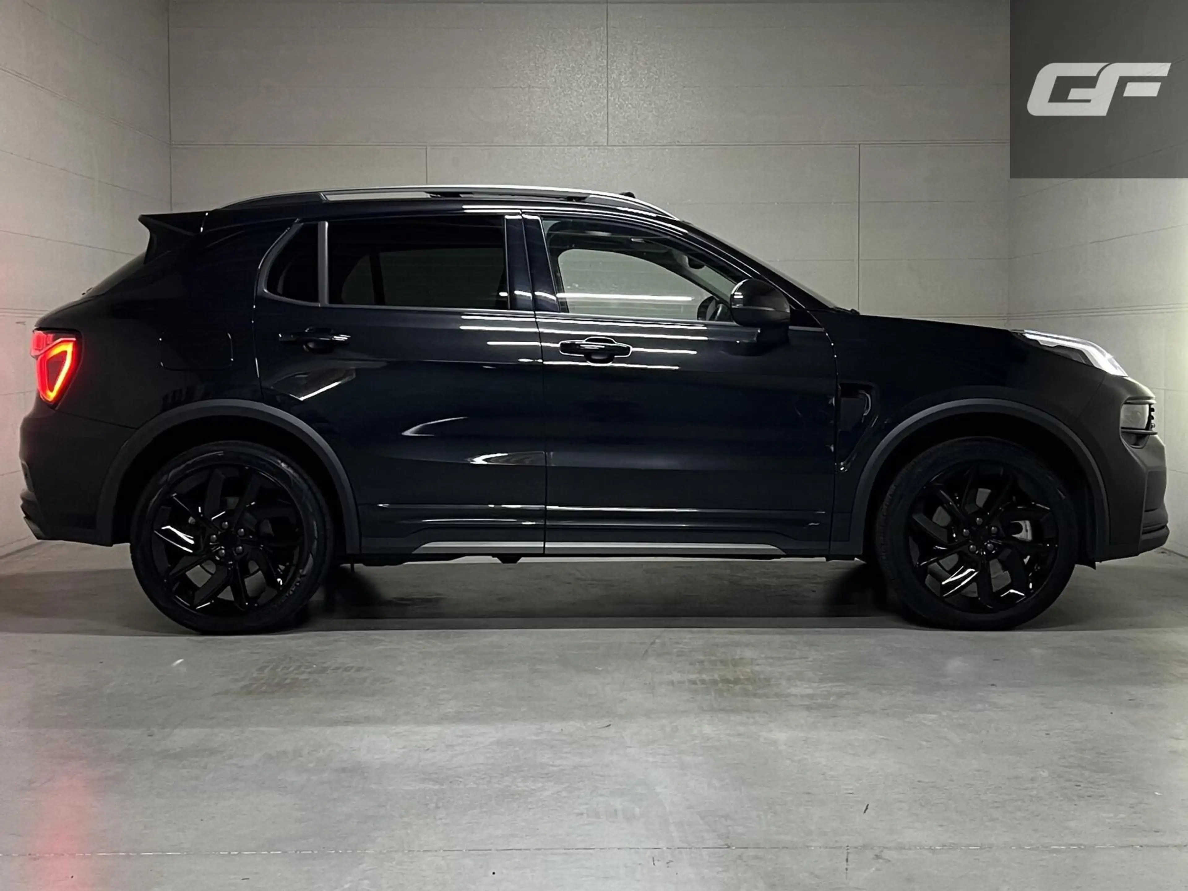 Lynk & Co 01 1.5 Plug-in Black Edition Sfeerver. CarPlay 360° — photo 3