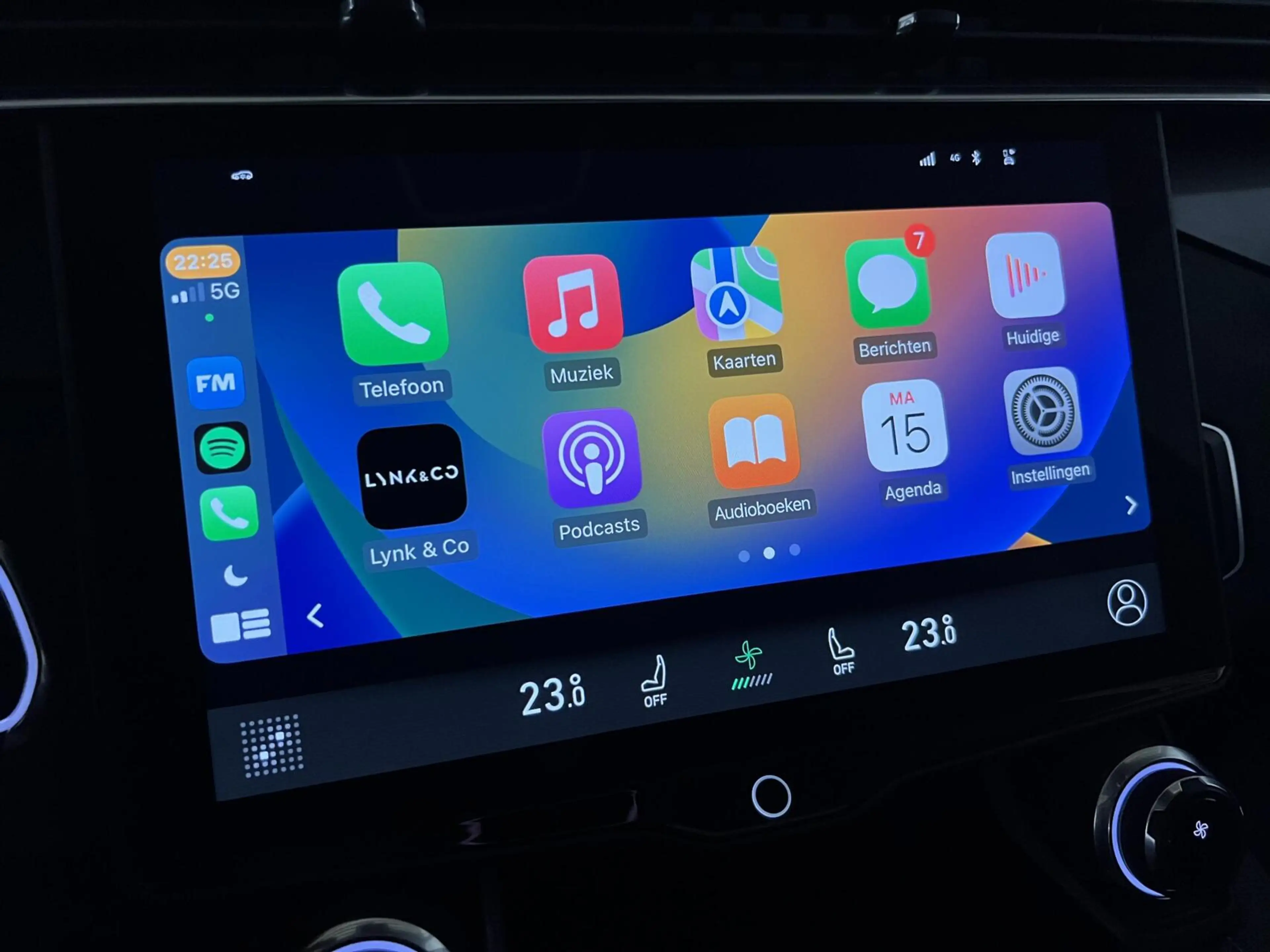 Lynk & Co 01 1.5 Plug-in Black Edition Sfeerver. CarPlay 360° — photo 41
