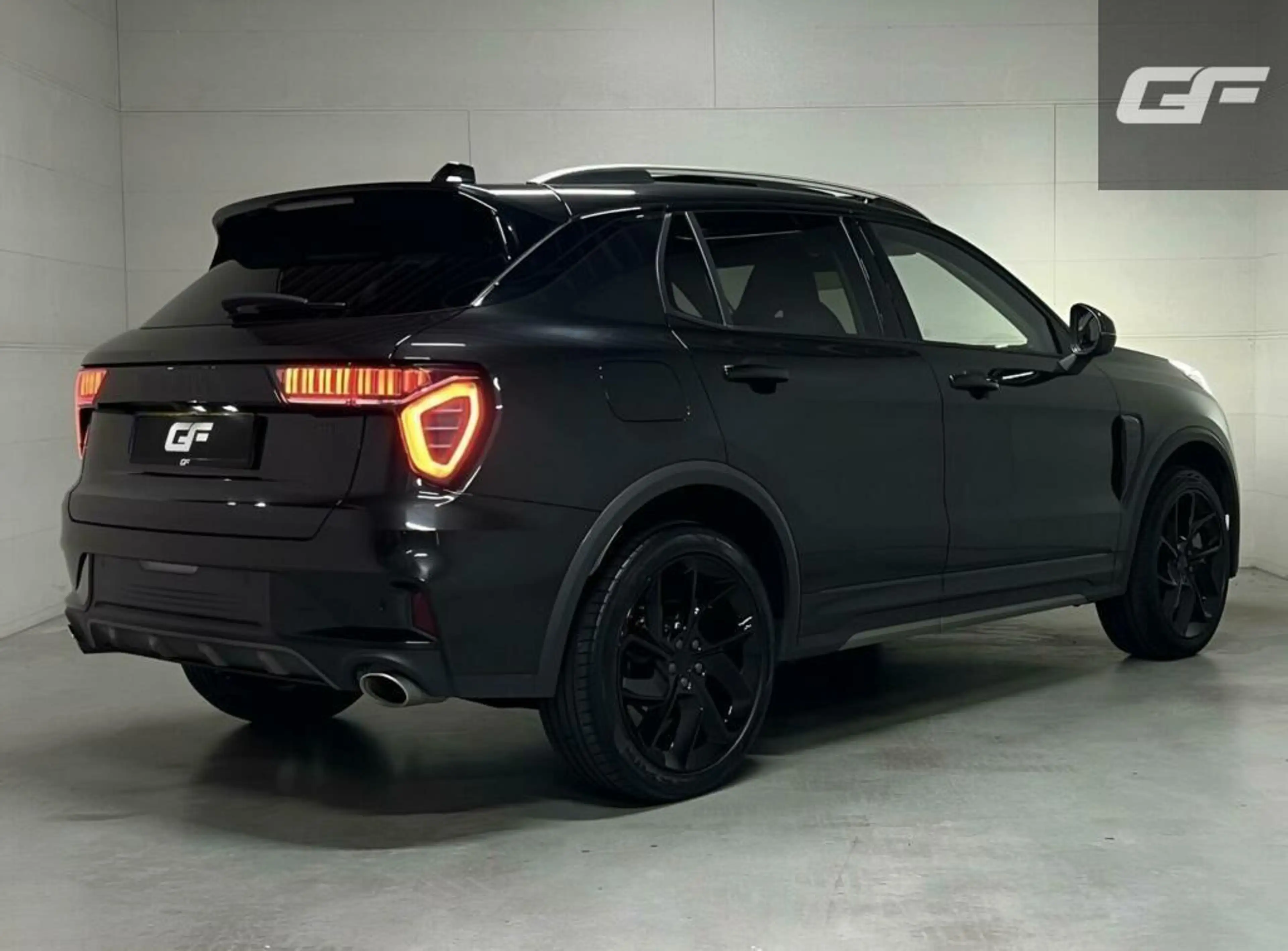 Lynk & Co 01 1.5 Plug-in Black Edition Sfeerver. CarPlay 360° — photo 4
