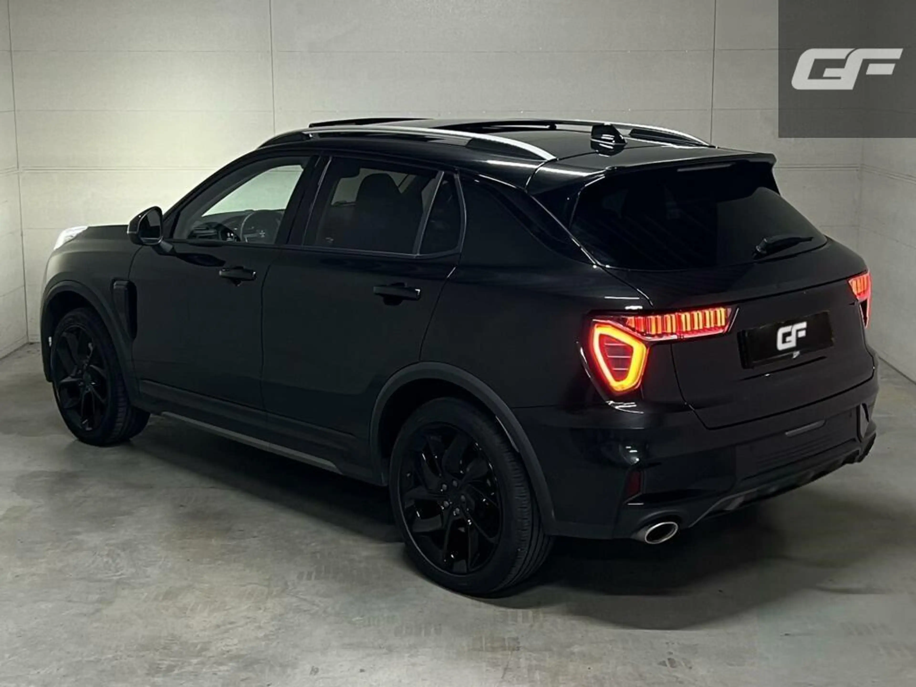 Lynk & Co 01 1.5 Plug-in Black Edition Sfeerver. CarPlay 360° — photo 8