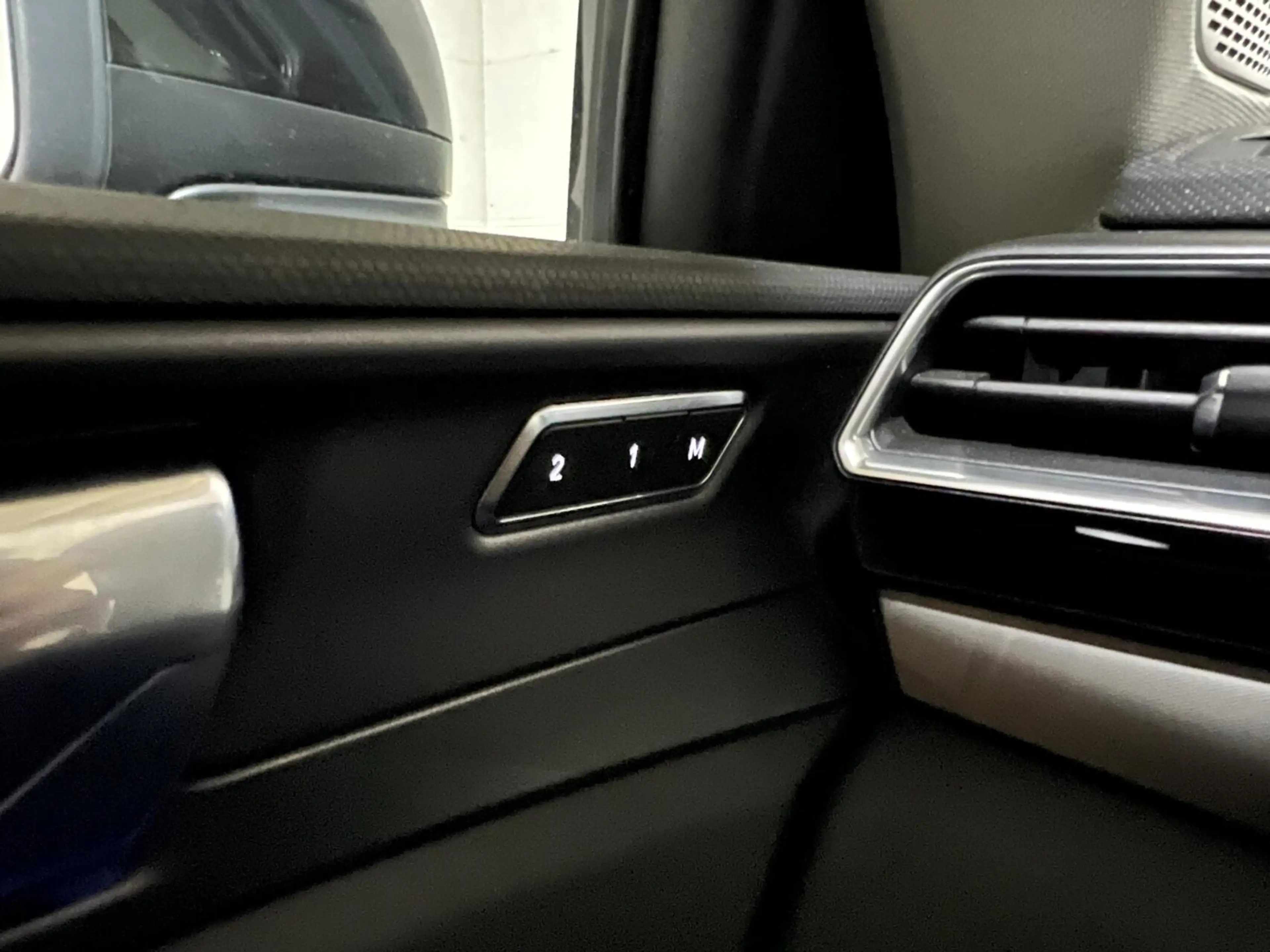 Lynk & Co 01 1.5 Plug-in Black Edition Sfeerver. CarPlay 360° — photo 31