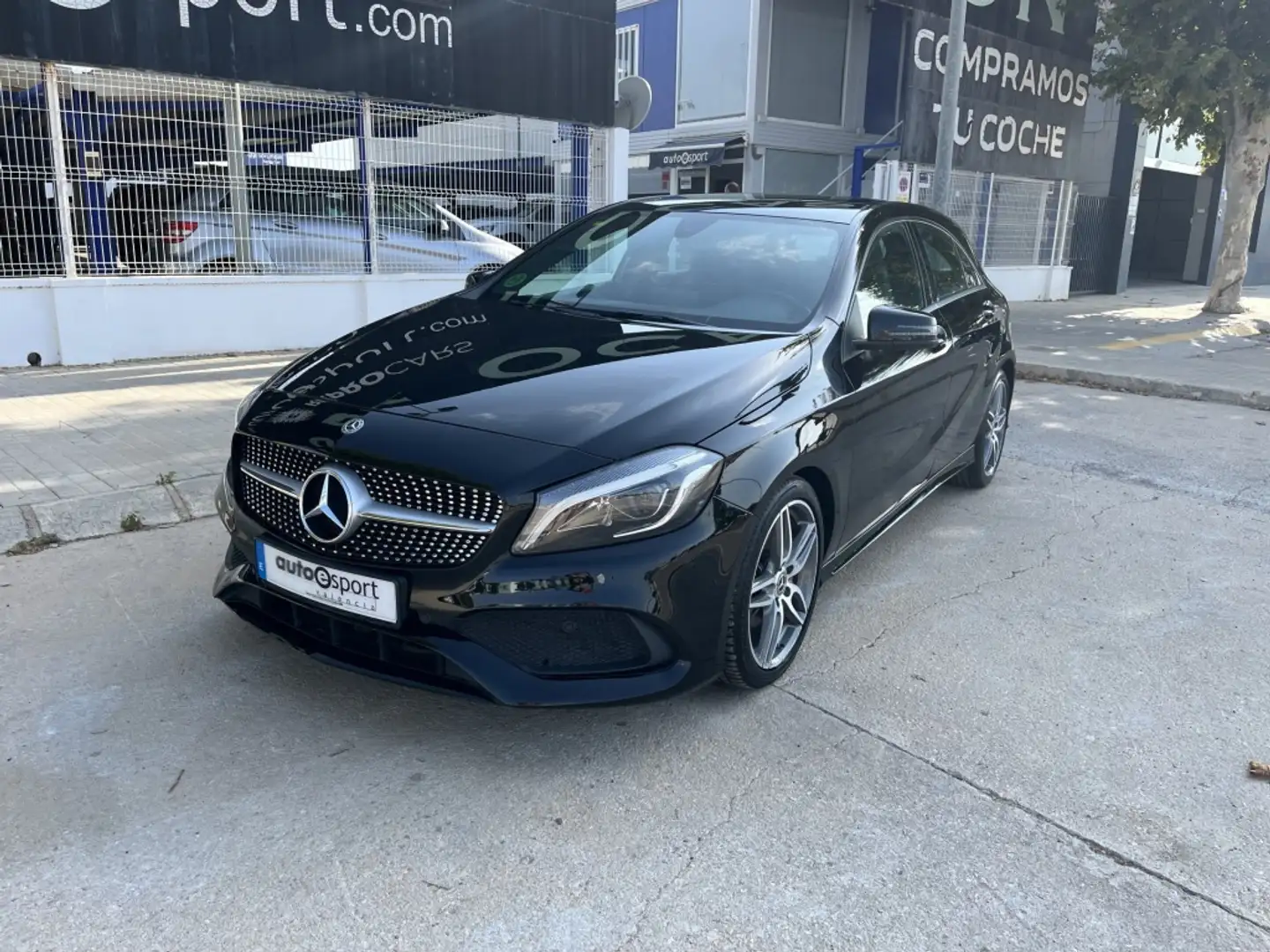 Mercedes-Benz A 180 7G-DCT (4.75) Negro - 1