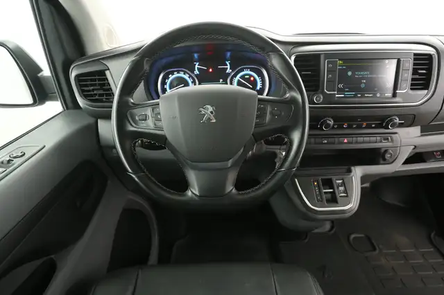 Opel Vivaro-E view 2