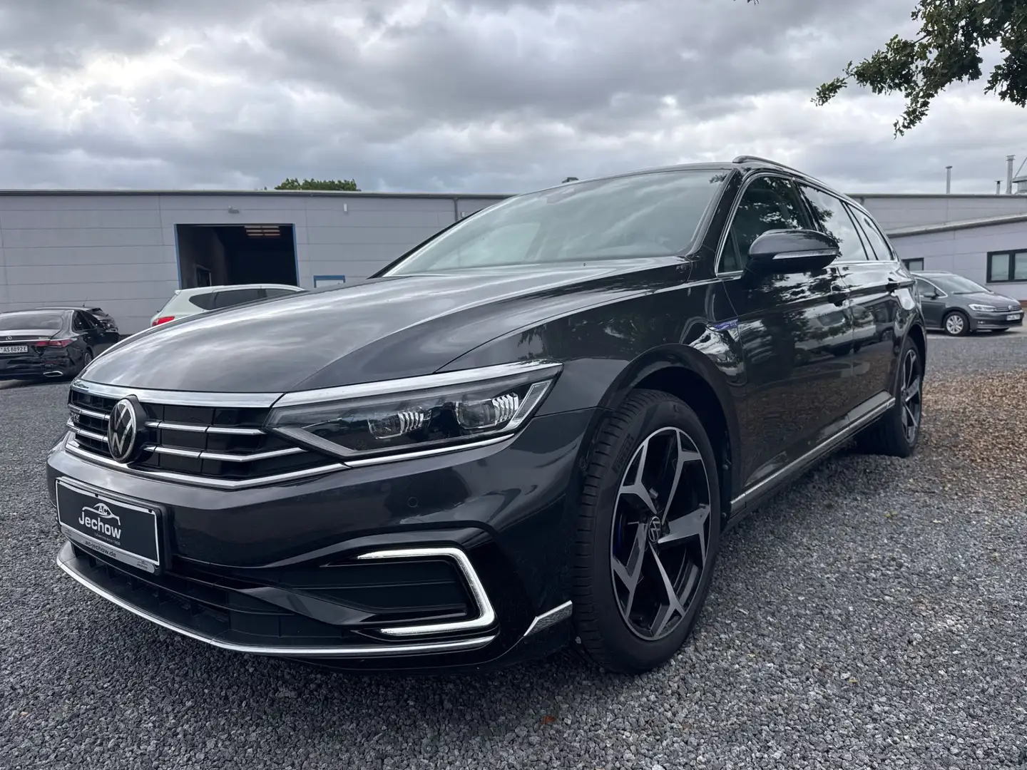 Volkswagen Passat Variant 1.4 TSI Hybrid GTE Assitenzp Ahzv Matrix Grau - 1