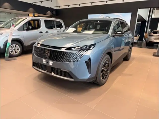 Peugeot 5008 Allure LONG RANGE *STOCK*