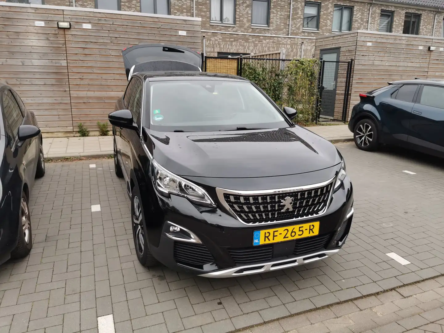 Peugeot 3008 3008 1.6 e-THP BL Prem Zwart - 1