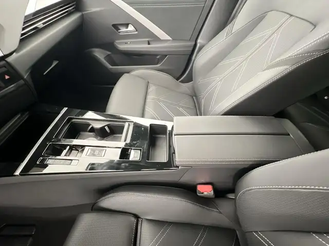 Opel Astra view 14