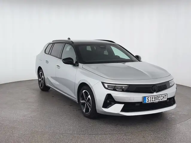 Opel Astra view 3