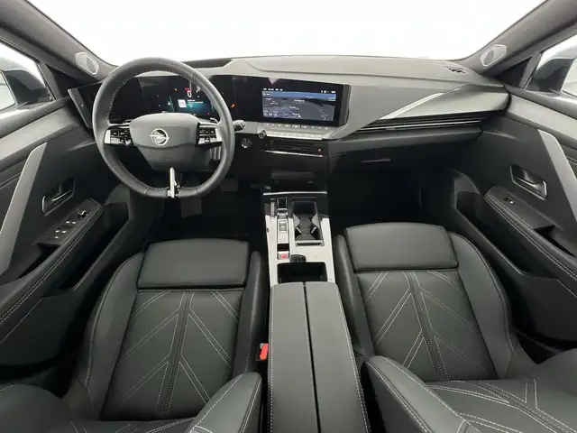 Opel Astra view 6