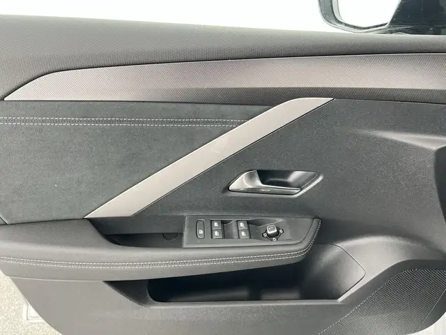 Opel Astra view 11