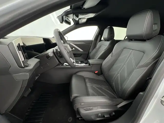Opel Astra view 7