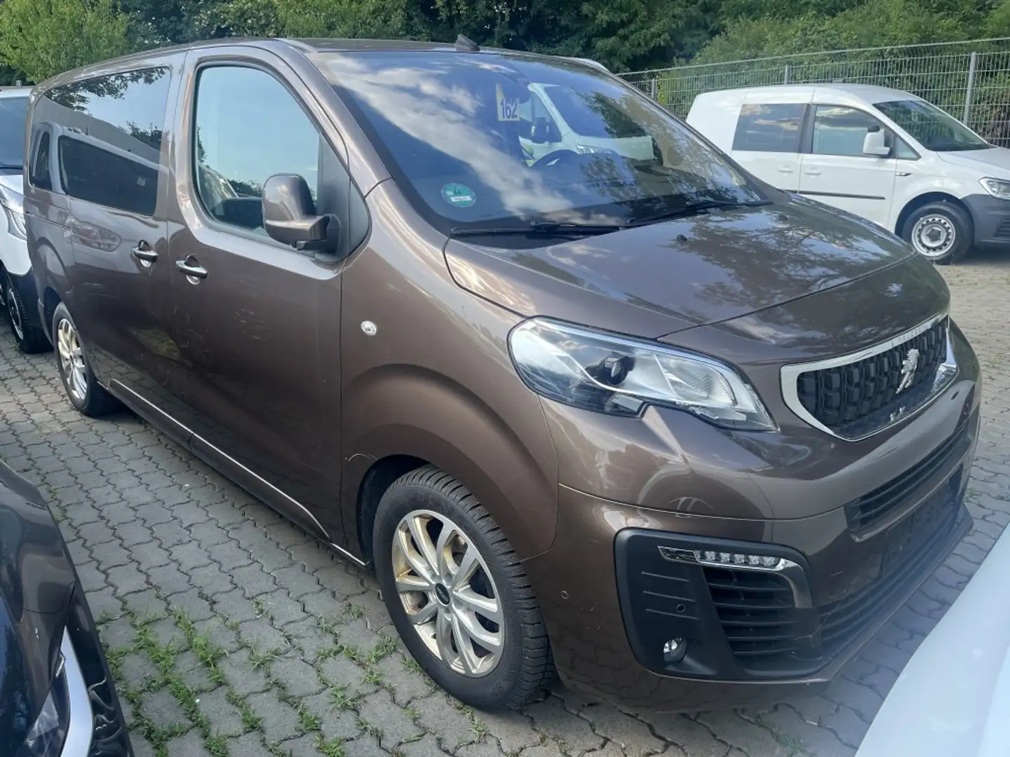Peugeot Traveller Business*VIP*L2*AHK*Leder*PDC*Head-Up* Brun - 1