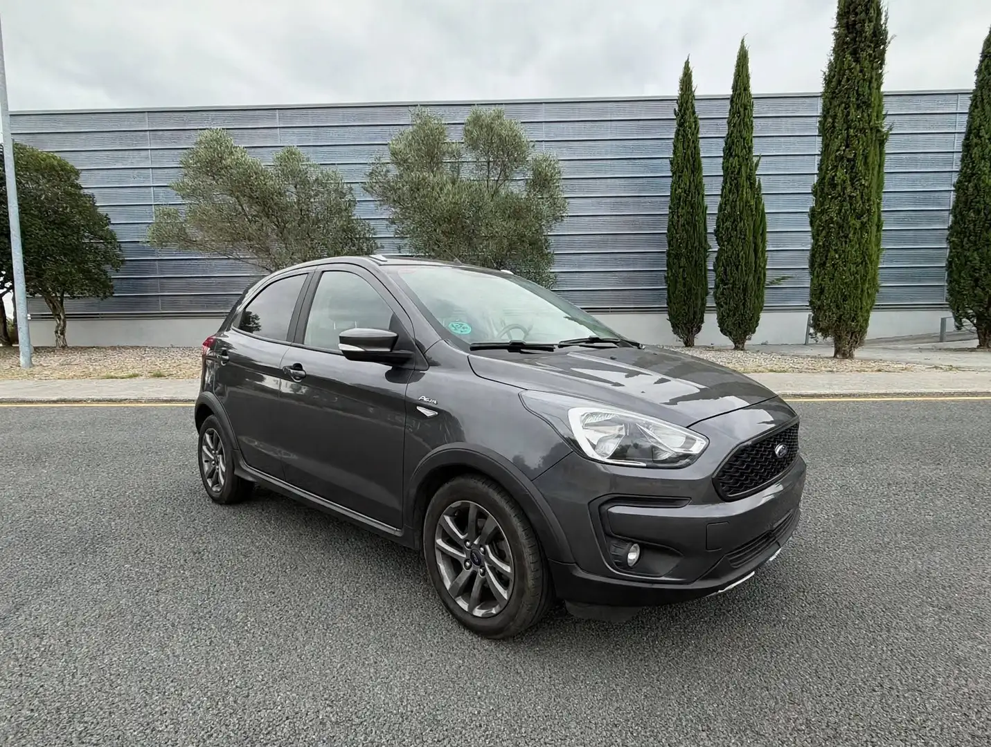Ford Ka/Ka+ Ka  1.19 Ti-VCT Active Active Gris - 1