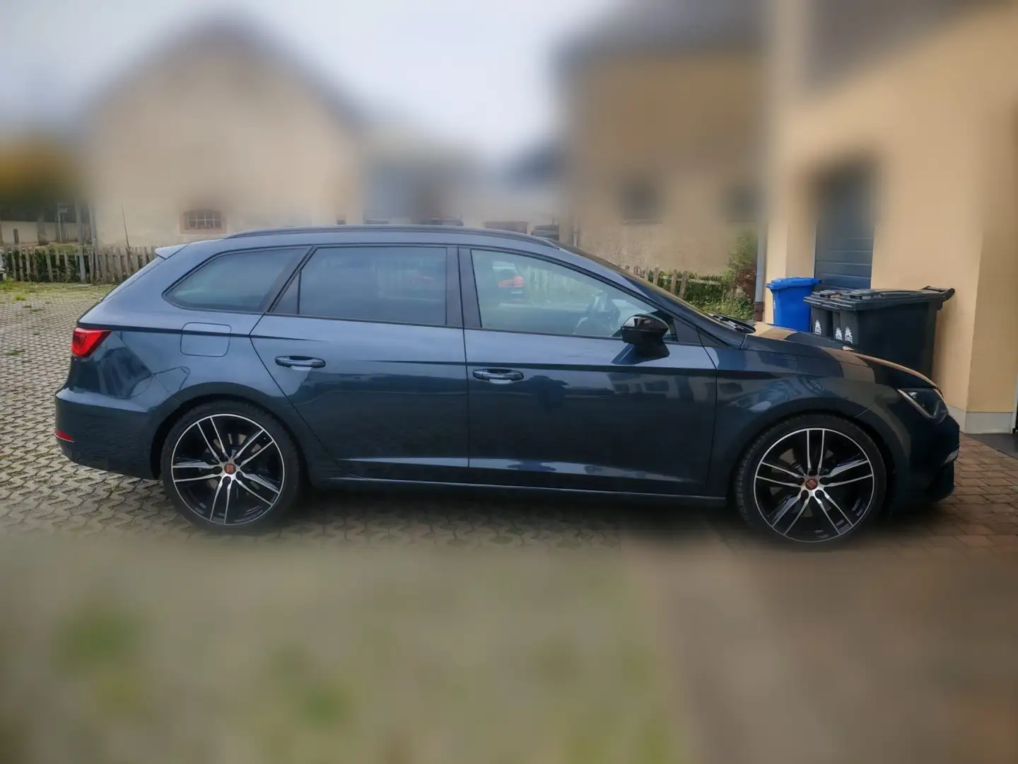 SEAT Leon Leon ST 2.0 TSI 4Drive OPF DSG Cupra - 2