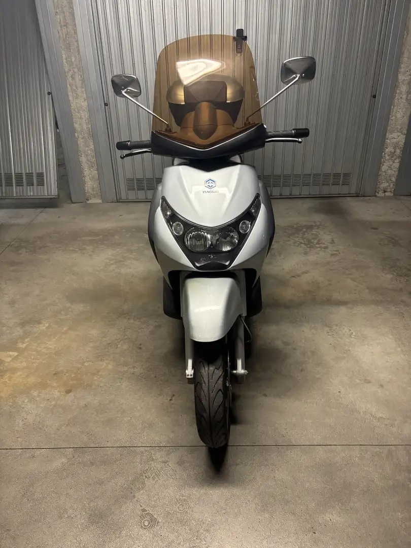 Piaggio Beverly 250 - 1