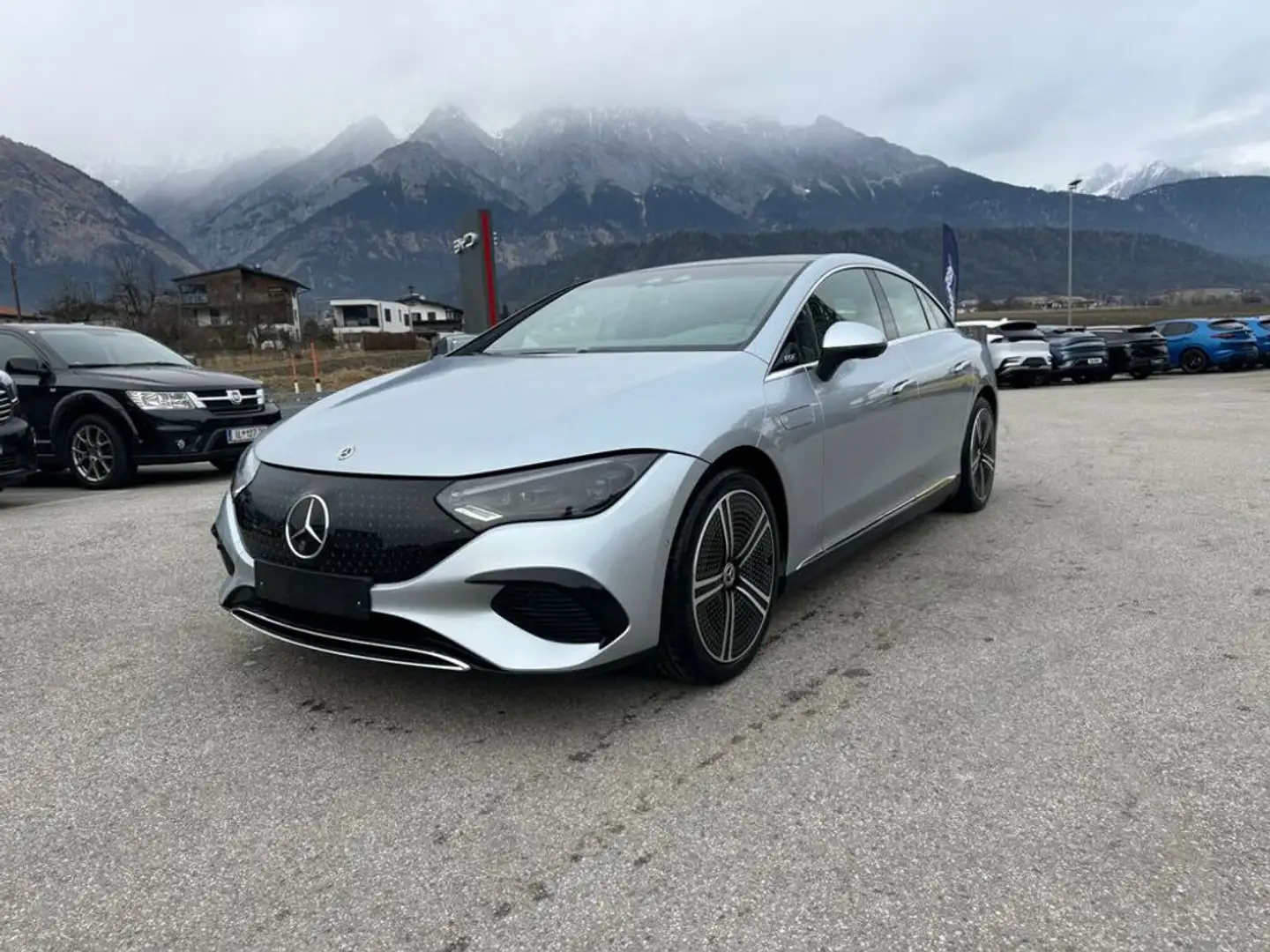 Mercedes-Benz EQE 300 89kWh Aut.TECH EDITION *MBUX Hyperscreen* Silber - 2
