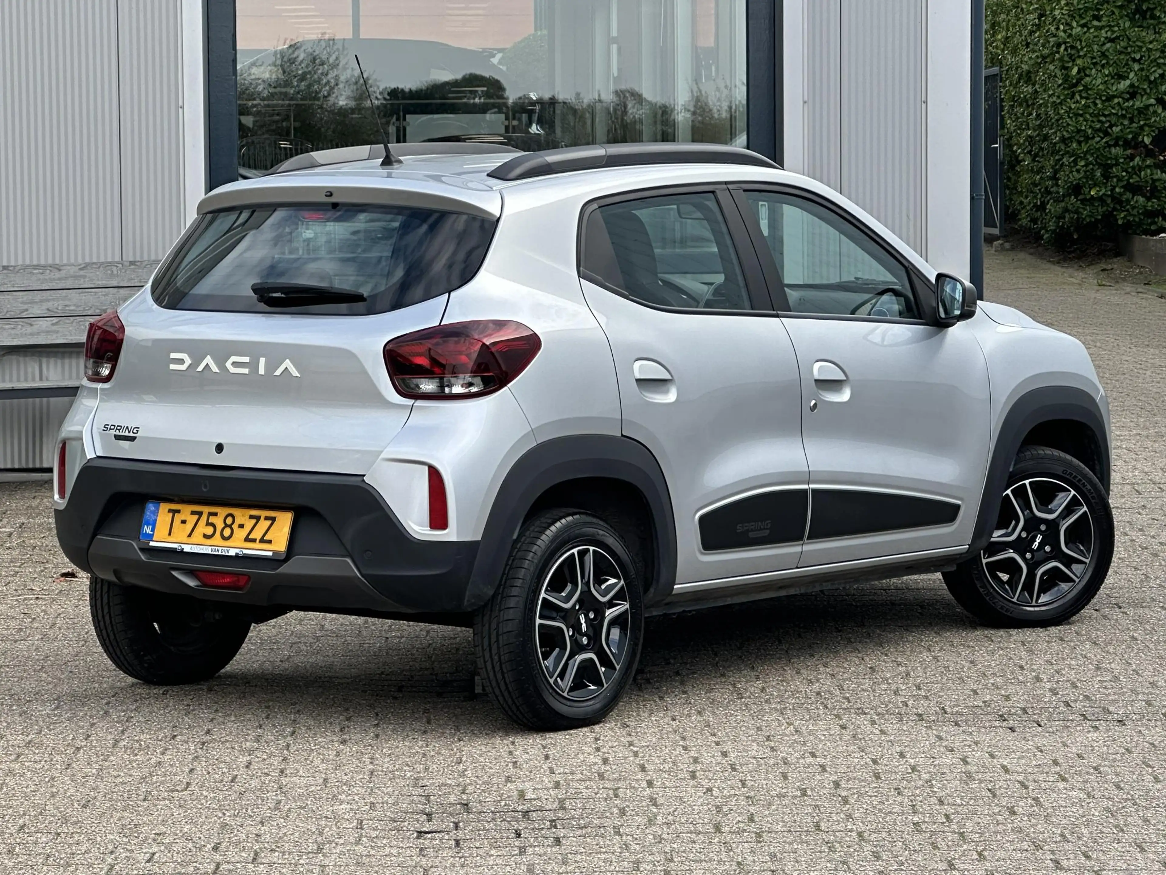 Dacia Spring Expression 27 kWh |Carplay|Camera|Navi|Kunstleder| — photo 2