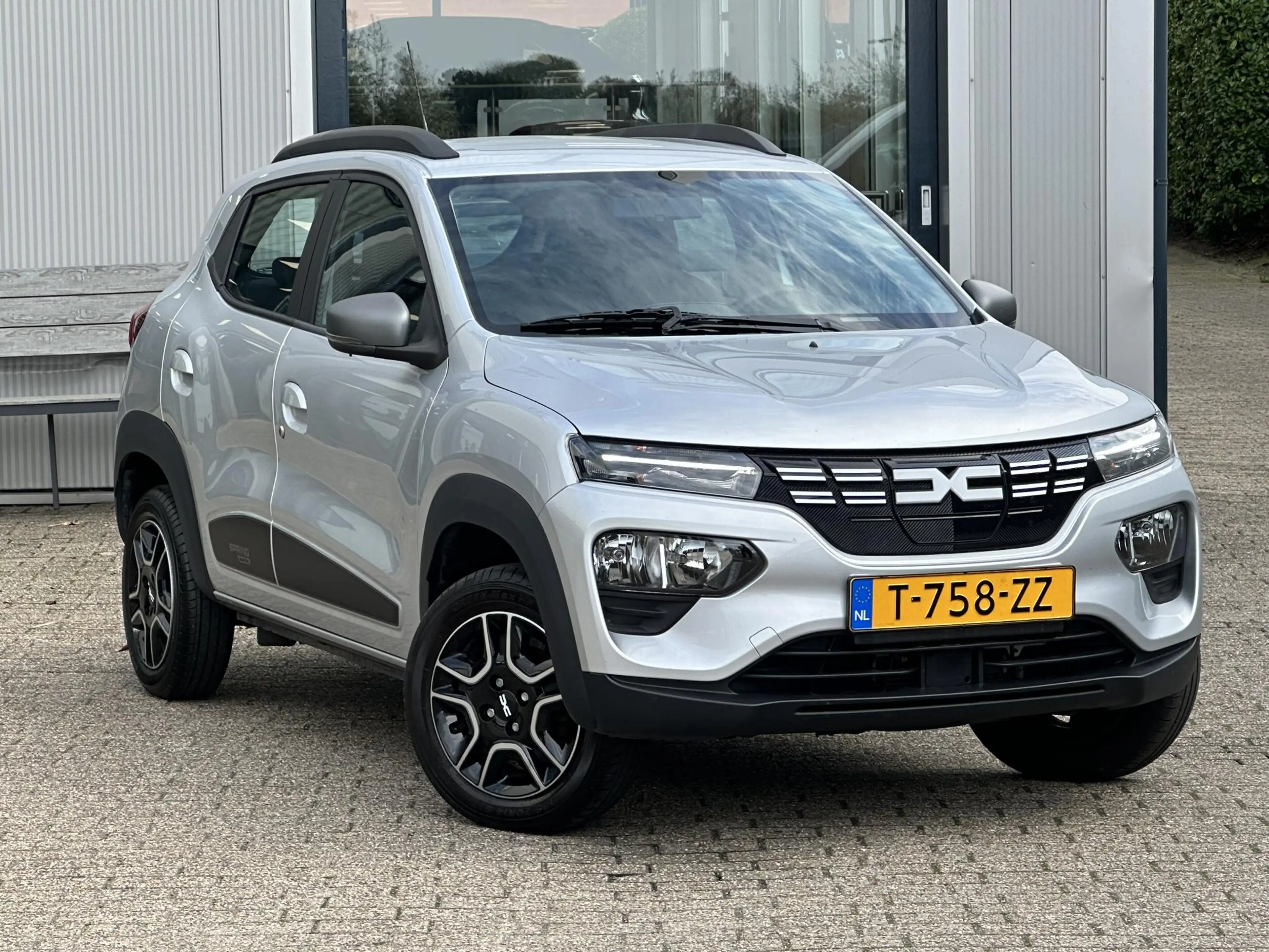 Dacia Spring Expression 27 kWh |Carplay|Camera|Navi|Kunstleder| — photo 19