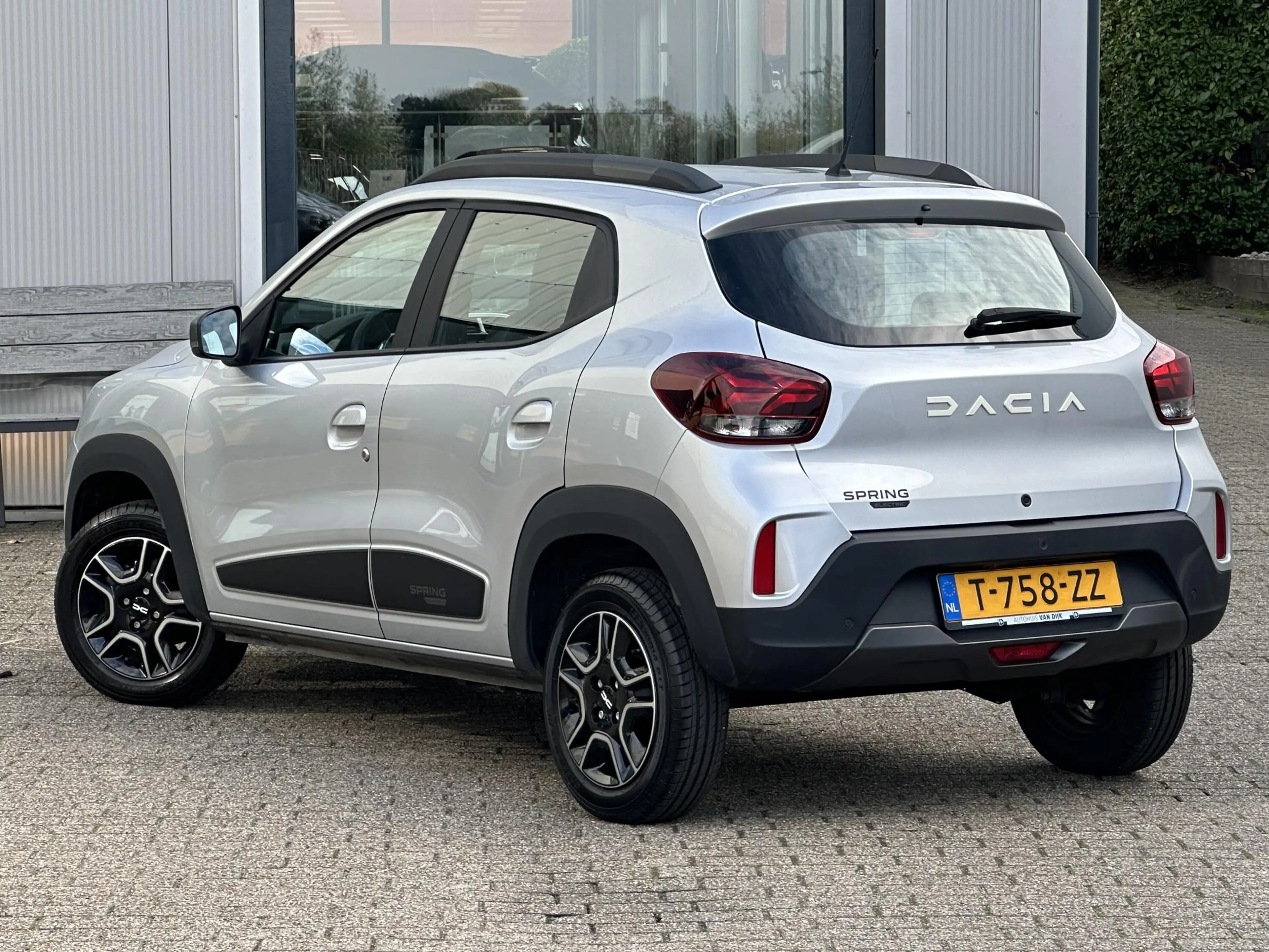 Dacia Spring Expression 27 kWh |Carplay|Camera|Navi|Kunstleder| — photo 27