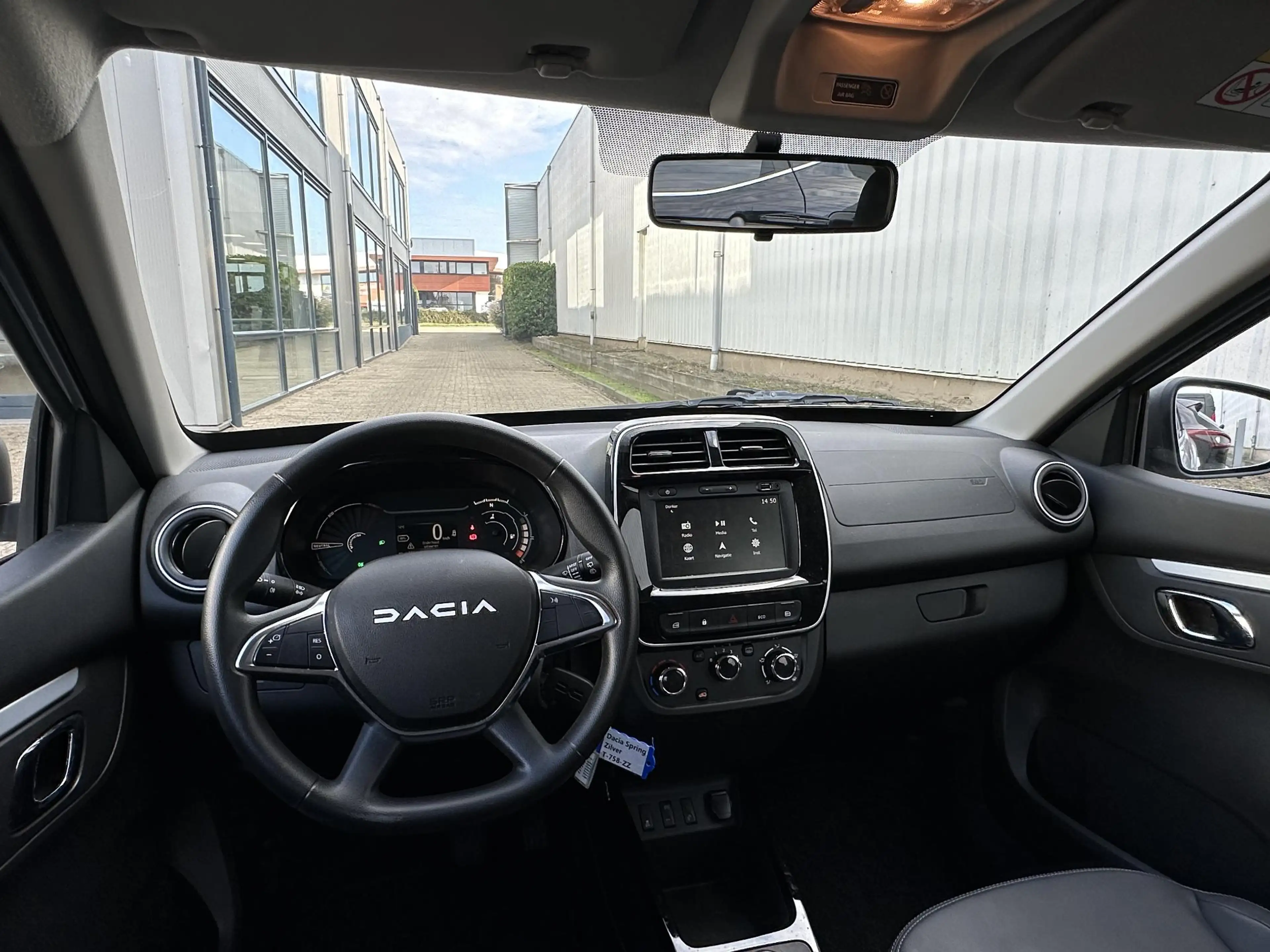 Dacia Spring Expression 27 kWh |Carplay|Camera|Navi|Kunstleder| — photo 3
