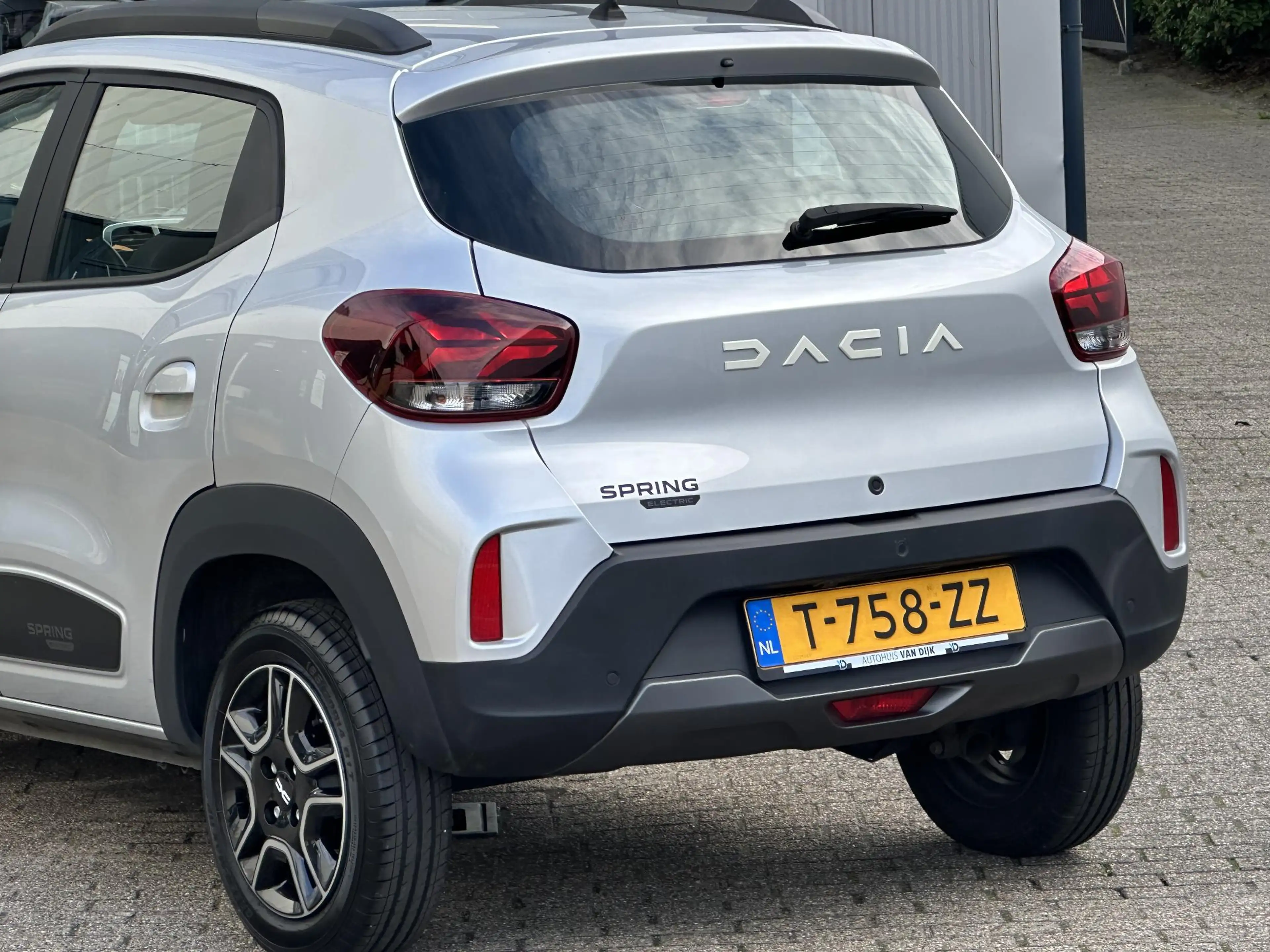 Dacia Spring Expression 27 kWh |Carplay|Camera|Navi|Kunstleder| — photo 28