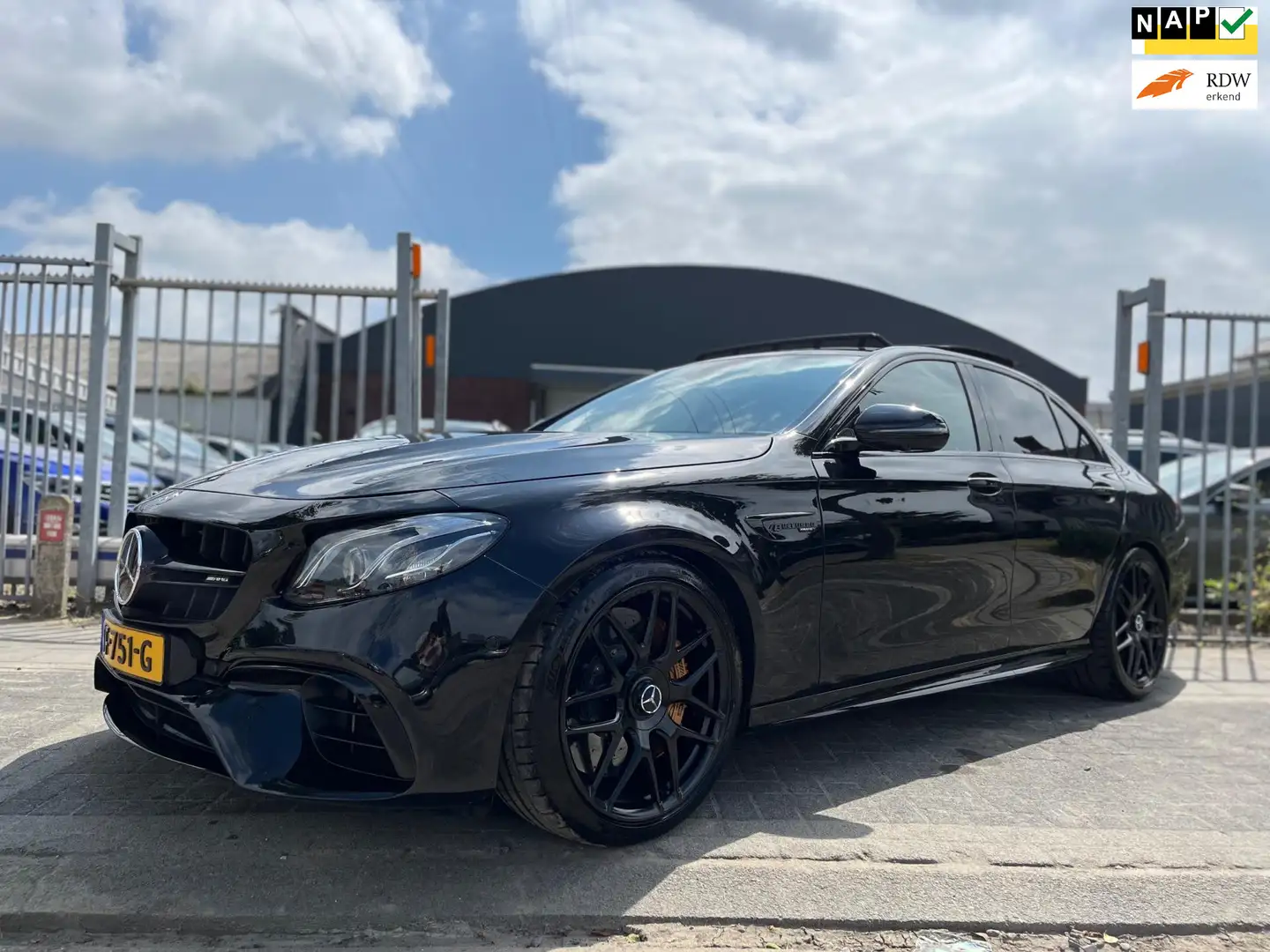 Mercedes-Benz E 63 AMG S 4MATIC Premium Plus | keramisch | kuipstoelen | Black - 1