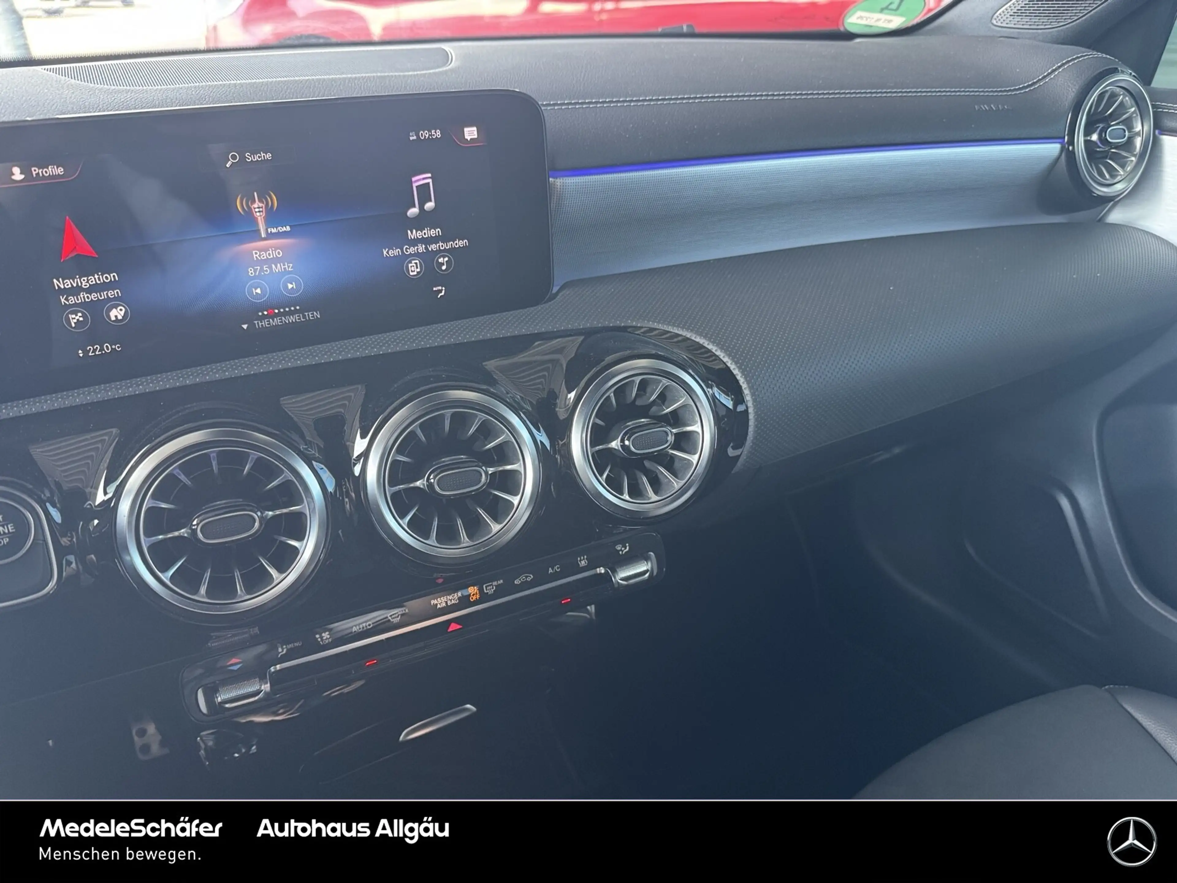 Mercedes-Benz A 250 A 250 e AMG Night MLed Distronic Vorr. AHK Sport — photo 14