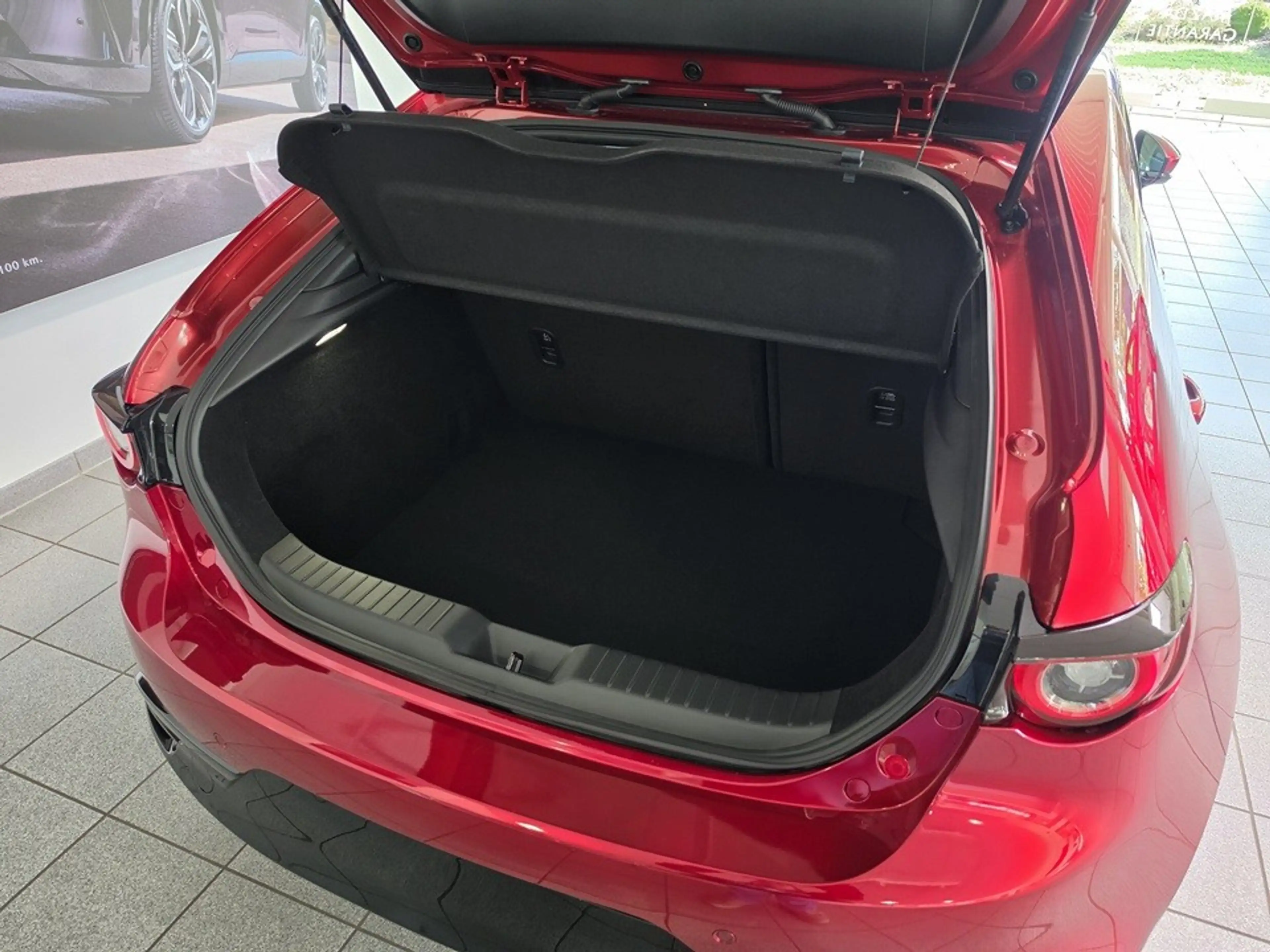 Mazda 3 e-SKY G 140 PS 6AT FWD Exclusive-Line — photo 10