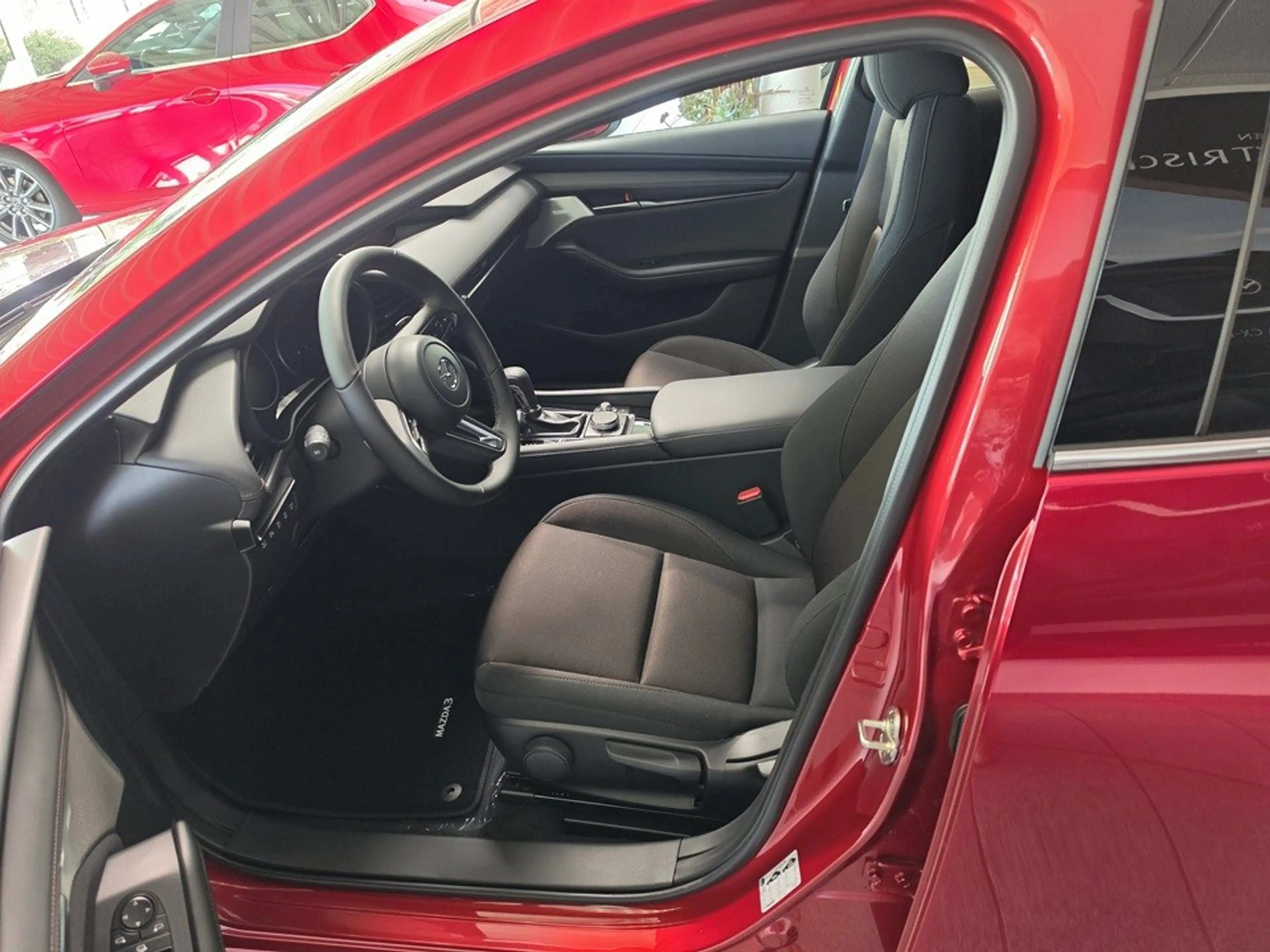 Mazda 3 e-SKY G 140 PS 6AT FWD Exclusive-Line — photo 3