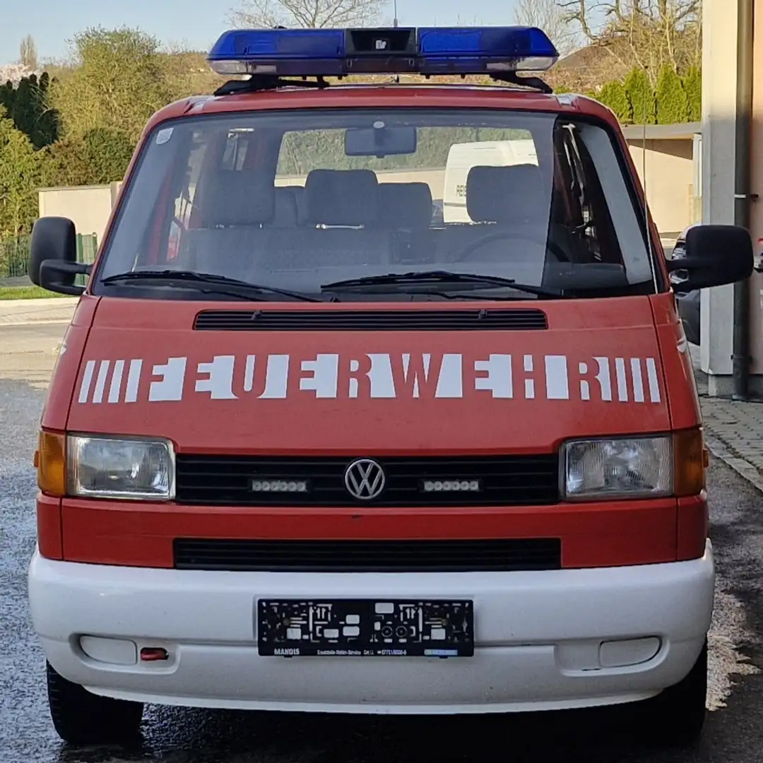 Volkswagen T4 Kombi Kombi 3-3-3 2,4 lg. Ds. Rojo - 2