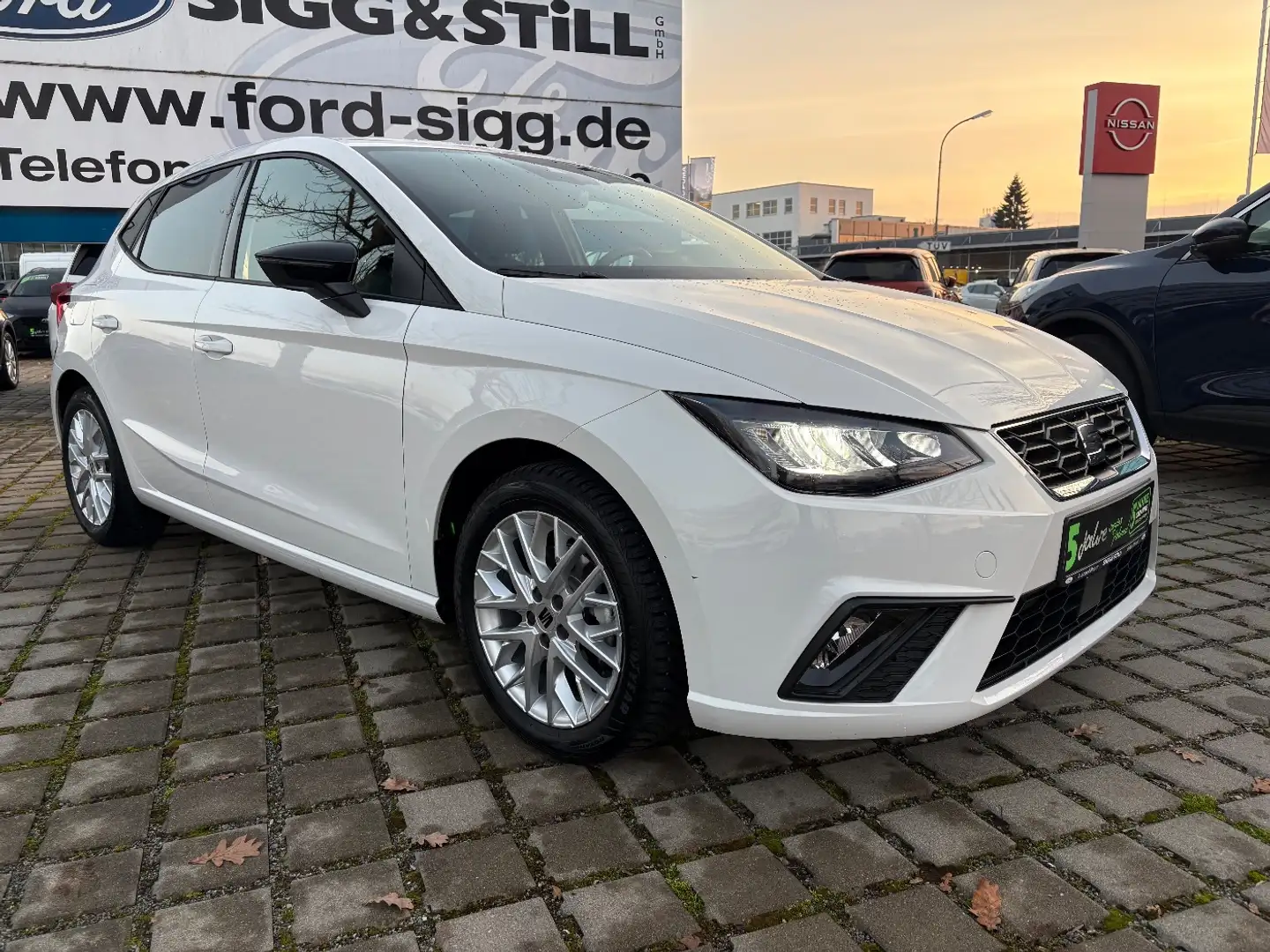 SEAT Ibiza 1.0 TSI FR LED*NAV*KLIMAAUT*PDC*SHZ*VIRTUAL Weiß - 2