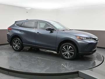 LE | HEATED SEATS | TOUCHSCREEN | PROXIMITY KEY |