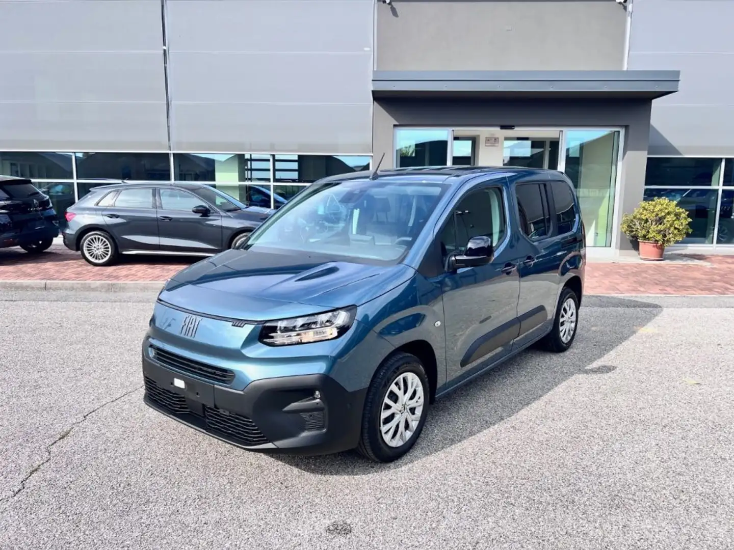 Fiat Doblo 1.5 BlueHdi 100 CV Blu/Azzurro - 1