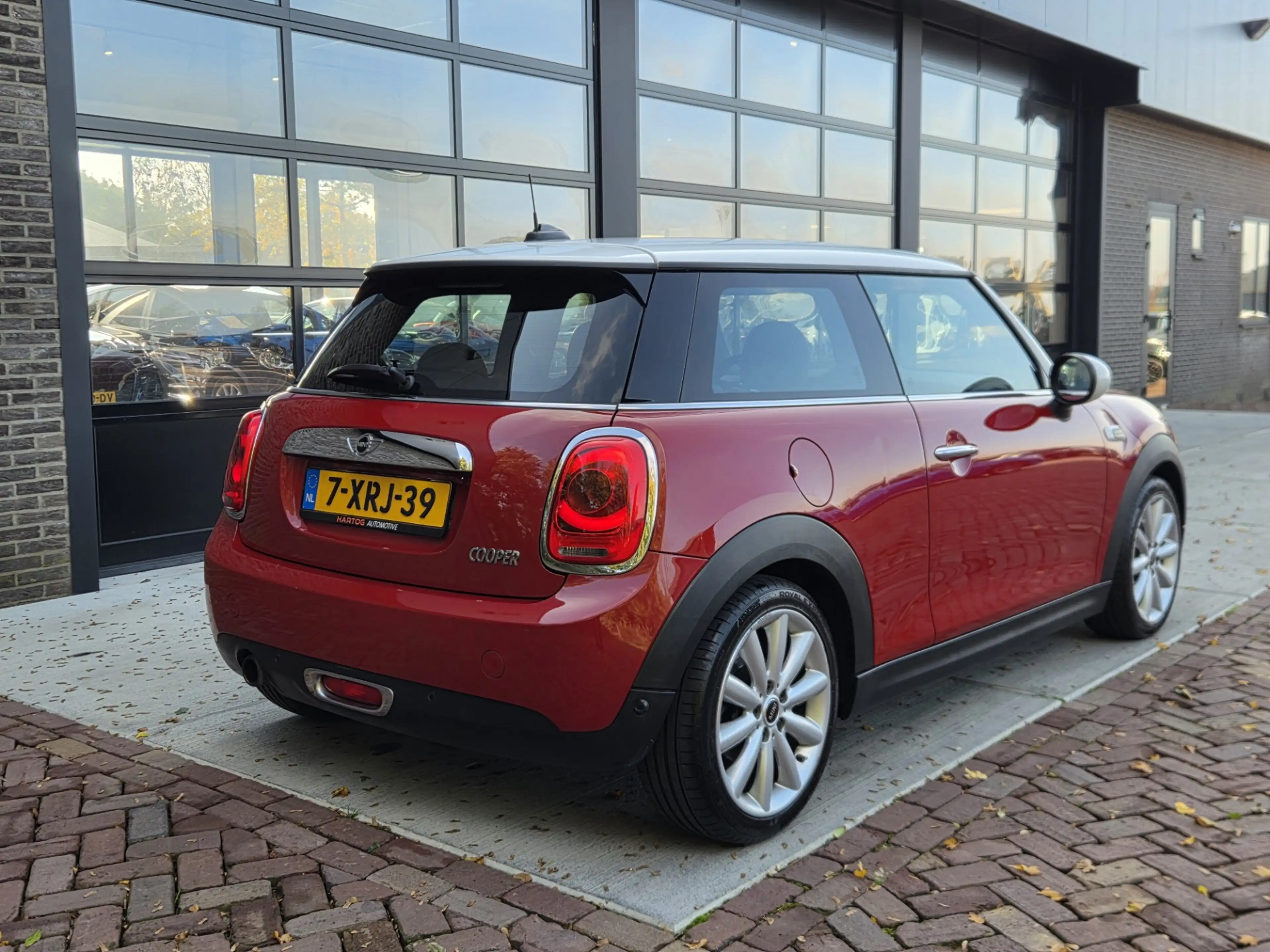 MINI Cooper 3-Deurs 1.5 136 PK Chili — photo 2