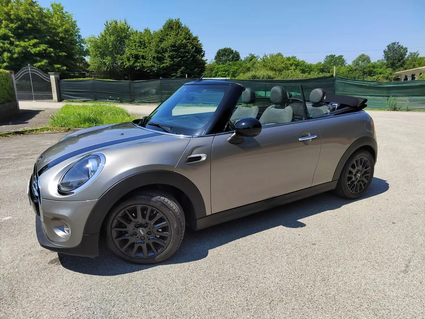 MINI Cooper D Cabrio 1.5 auto - 1