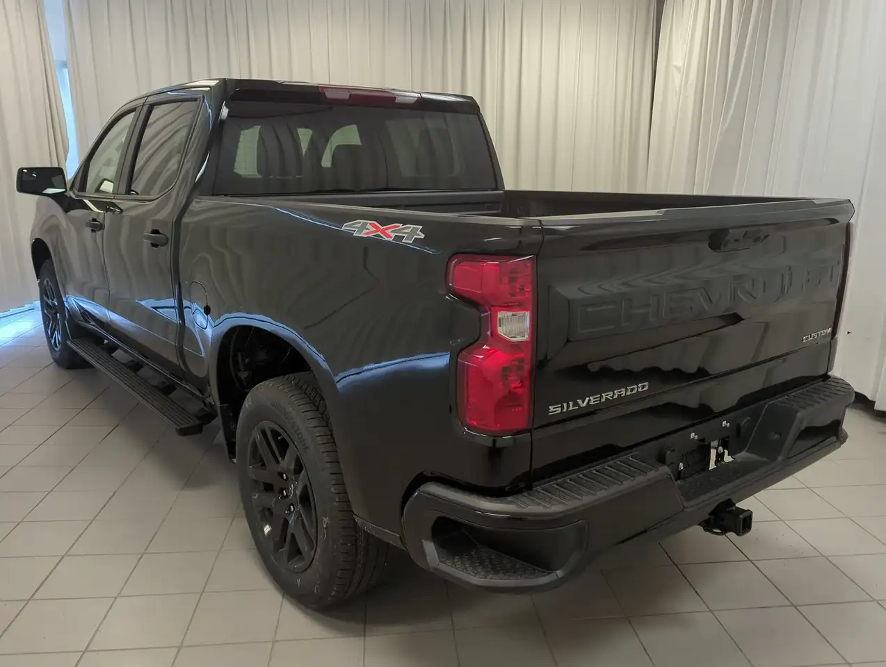 Chevrolet Silverado 1500 photo Chevrolet Silverado 1500