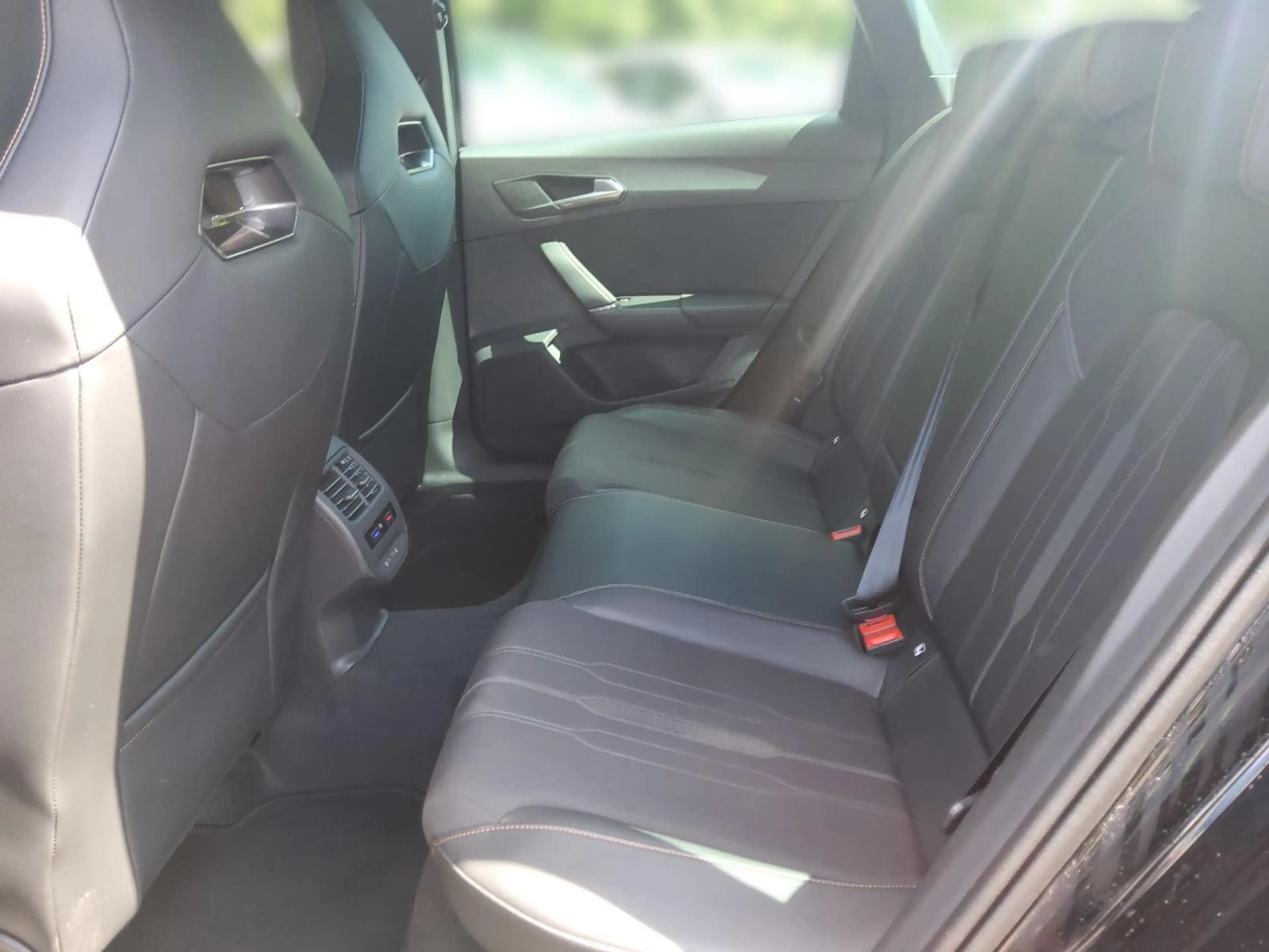 CUPRA Leon Sportstourer 1.4 e-HYBRID DSG SHZ/EHK/FULL LINK — photo 8