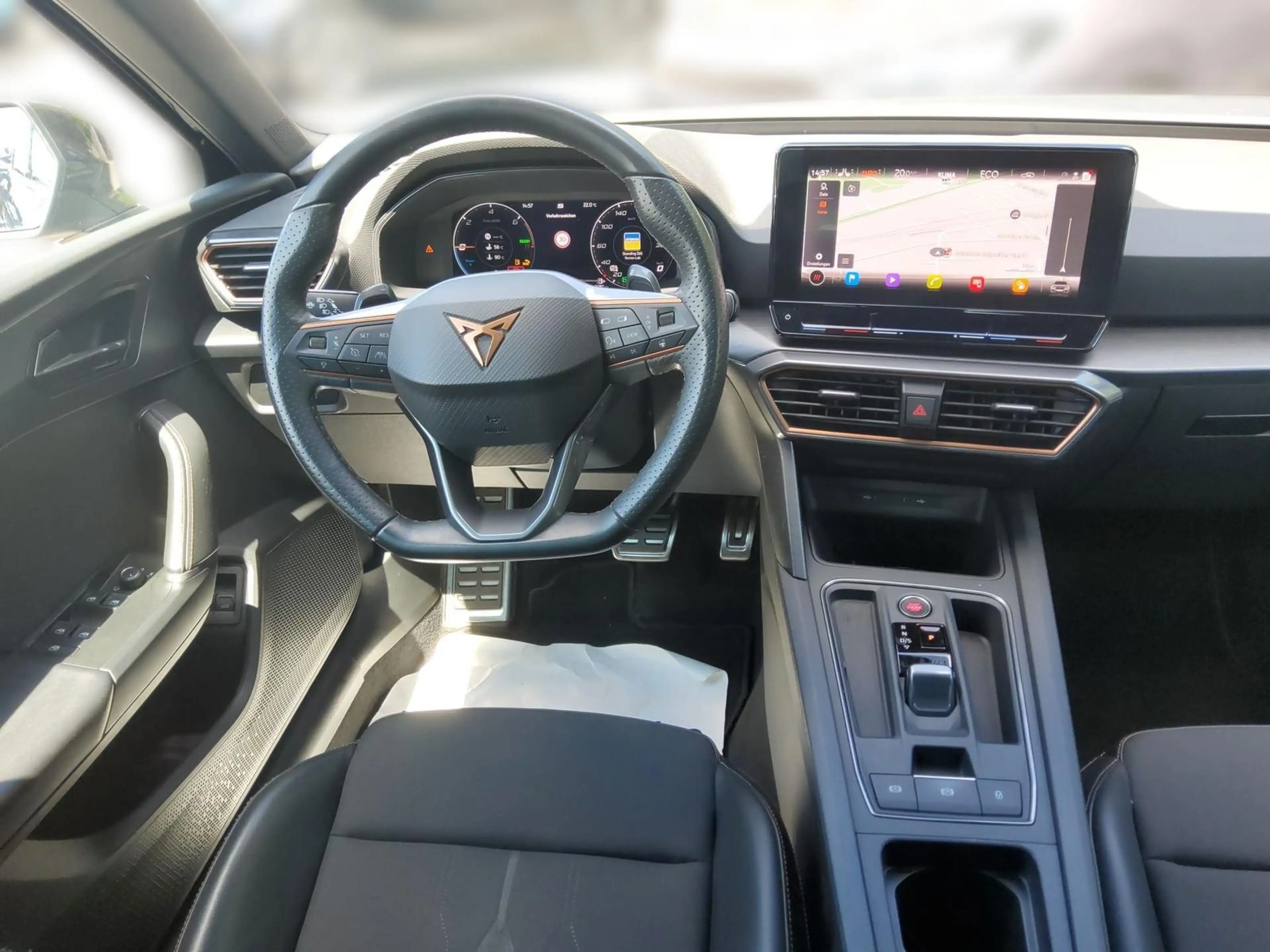 CUPRA Leon Sportstourer 1.4 e-HYBRID DSG SHZ/EHK/FULL LINK — photo 10