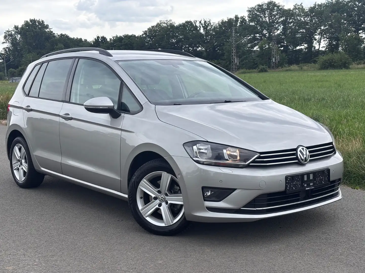 Volkswagen Golf Sportsvan 1,6 TDI Comf-Navi-Eur6-ACC Zilver - 1