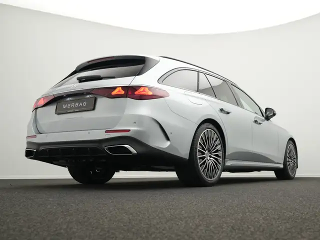 Mercedes-Benz E-Class view 11