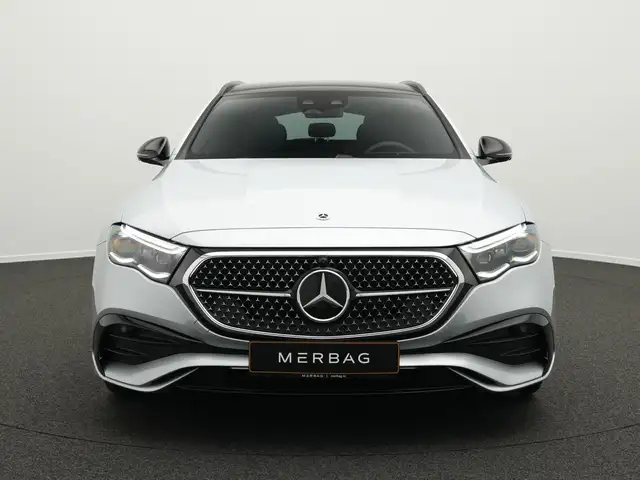 Mercedes-Benz E-Class view 2