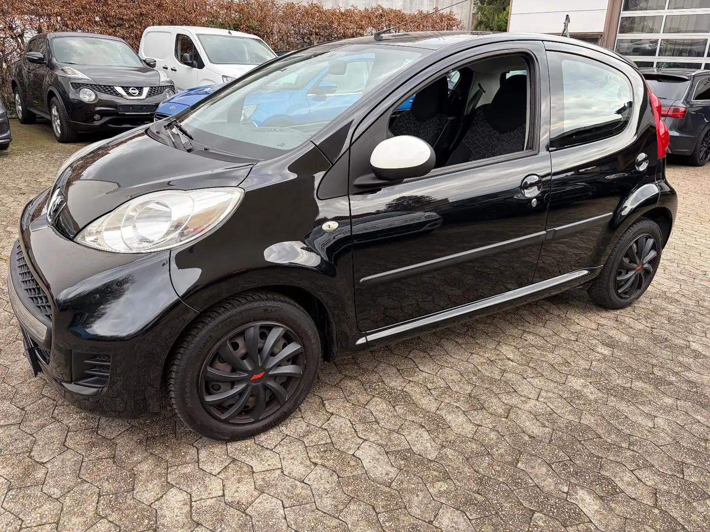 Peugeot 107 Urban Move 5 Türen und Klimaanlage Noir - 1