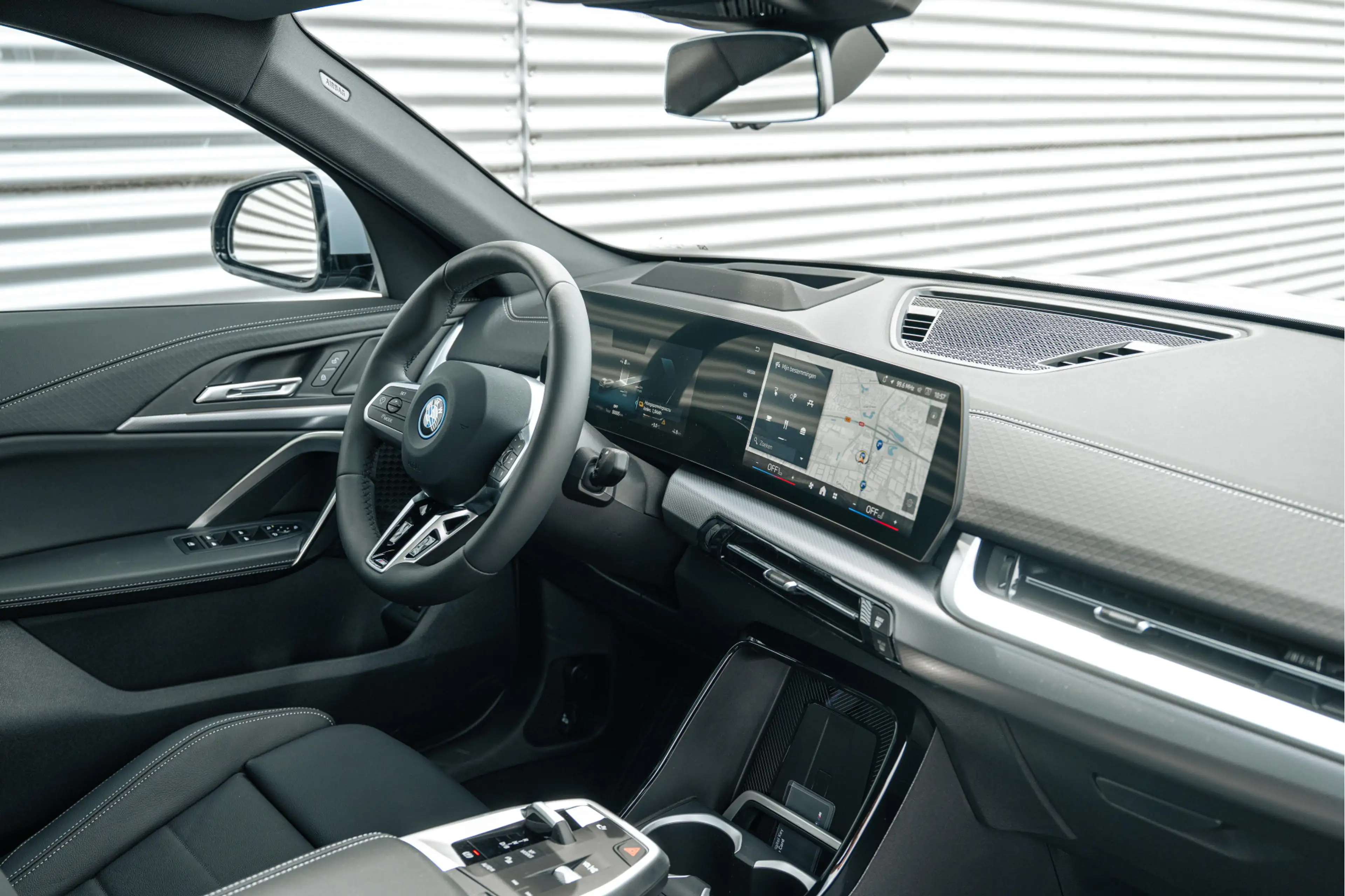 BMW iX2 eDrive20 M Sport / Panoramadak / Sportstoelen / Ad — photo 12