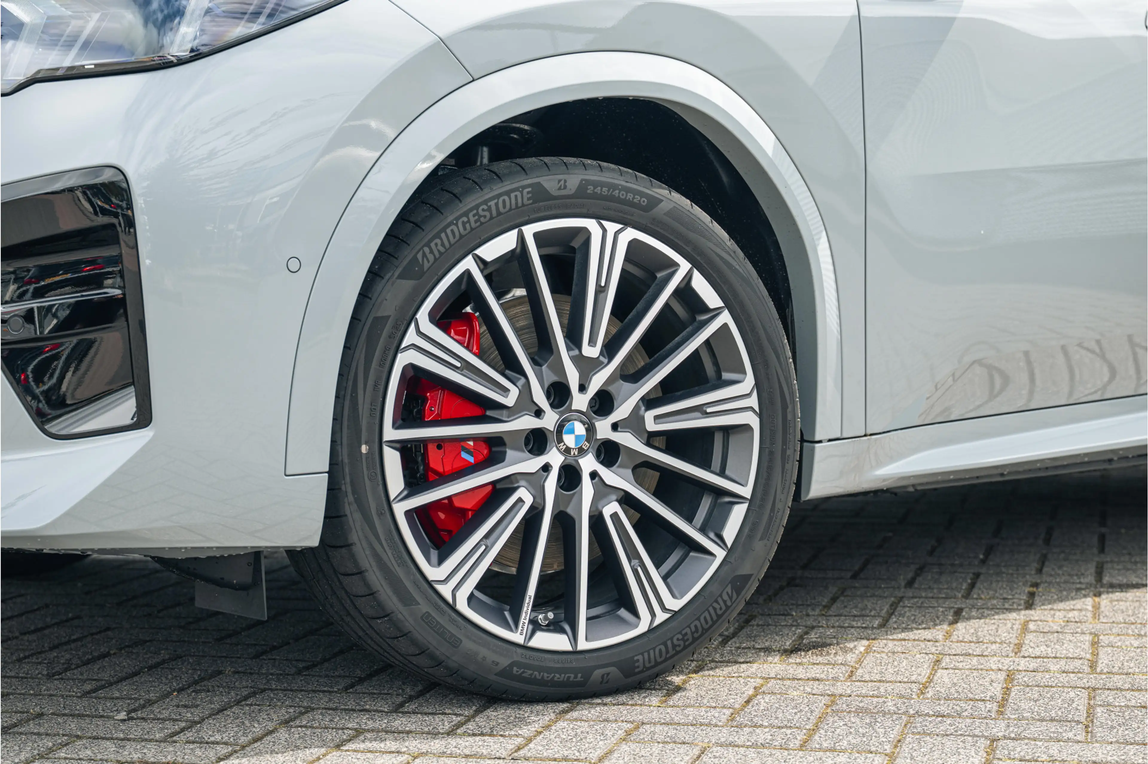 BMW iX2 eDrive20 M Sport / Panoramadak / Sportstoelen / Ad — photo 8