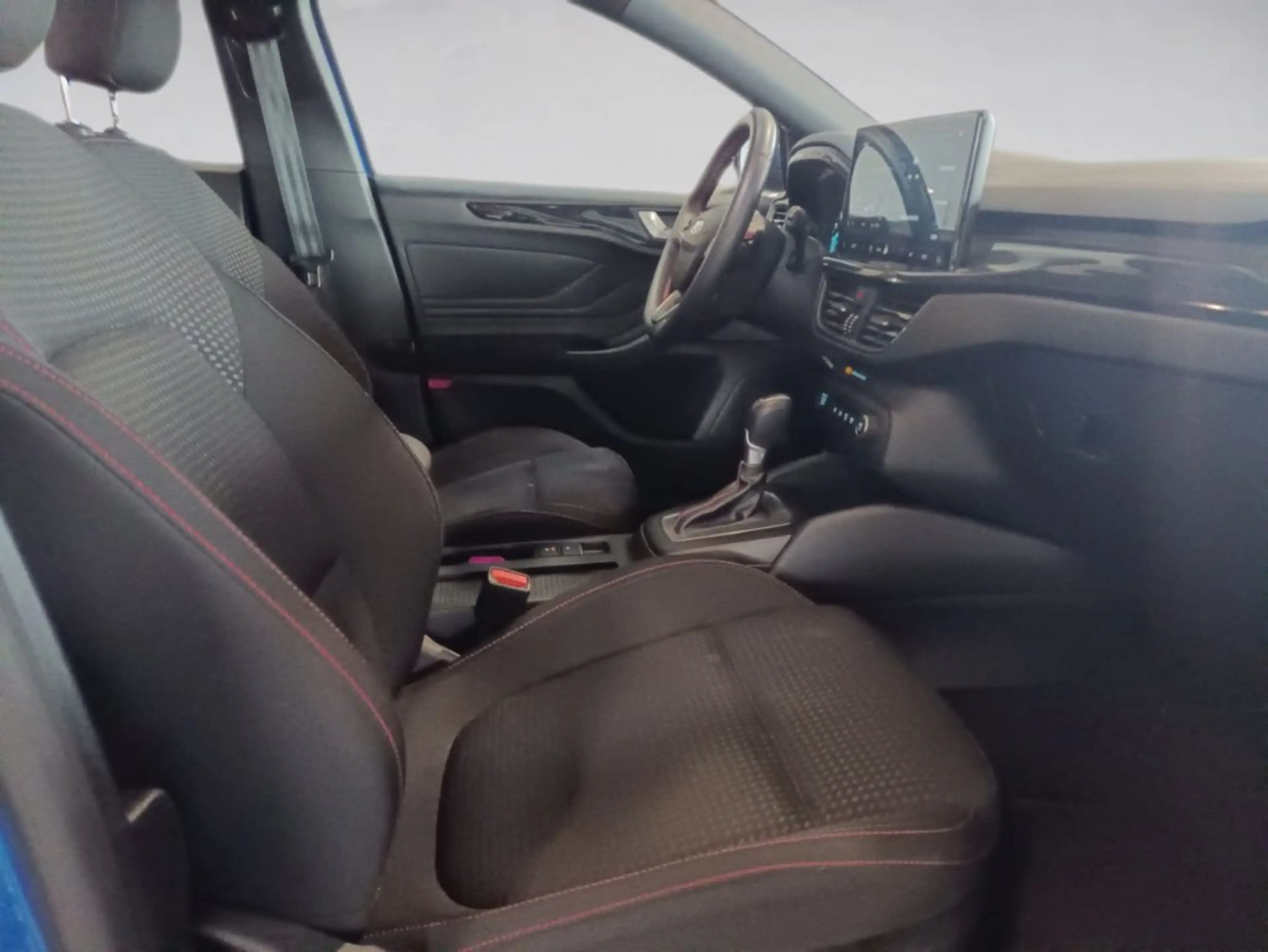 Ford Focus Turnier 1,0 EcoBoost Hybrid ST-Line Aut. mit AHK — photo 12