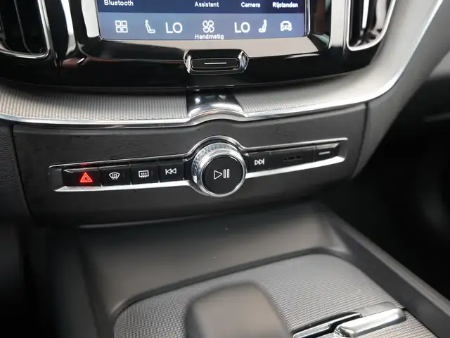 Volvo XC60 view 13