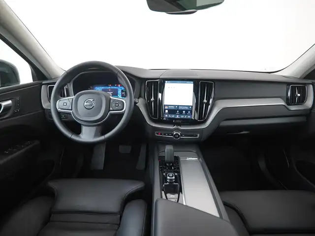 Volvo XC60 view 7