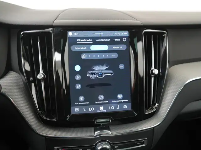 Volvo XC60 view 18