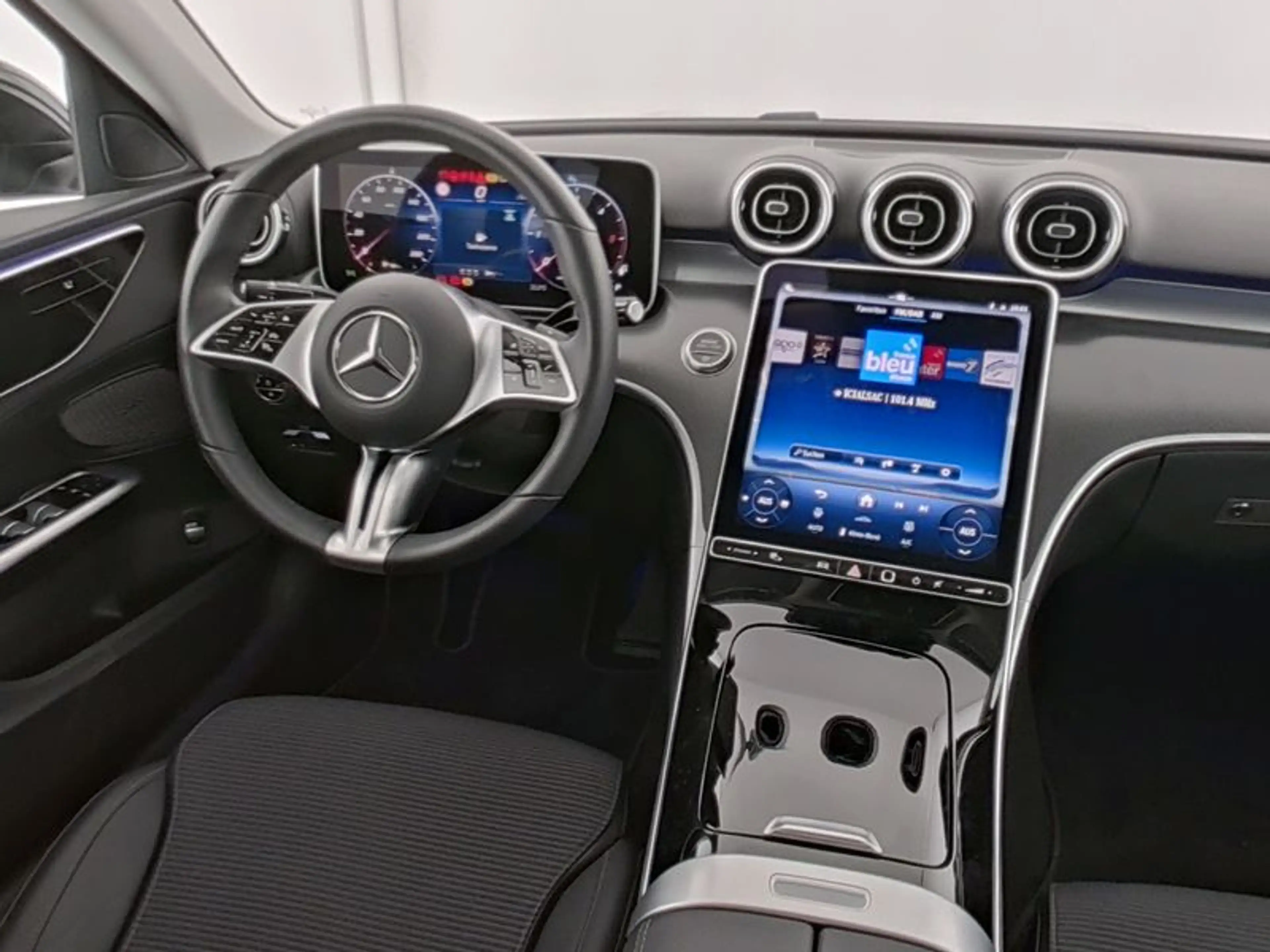 Mercedes-Benz C 200 d AVANTGARDE|AMBIENTE|MBUX|SHZ|KAM|KEYL|LM — photo 6